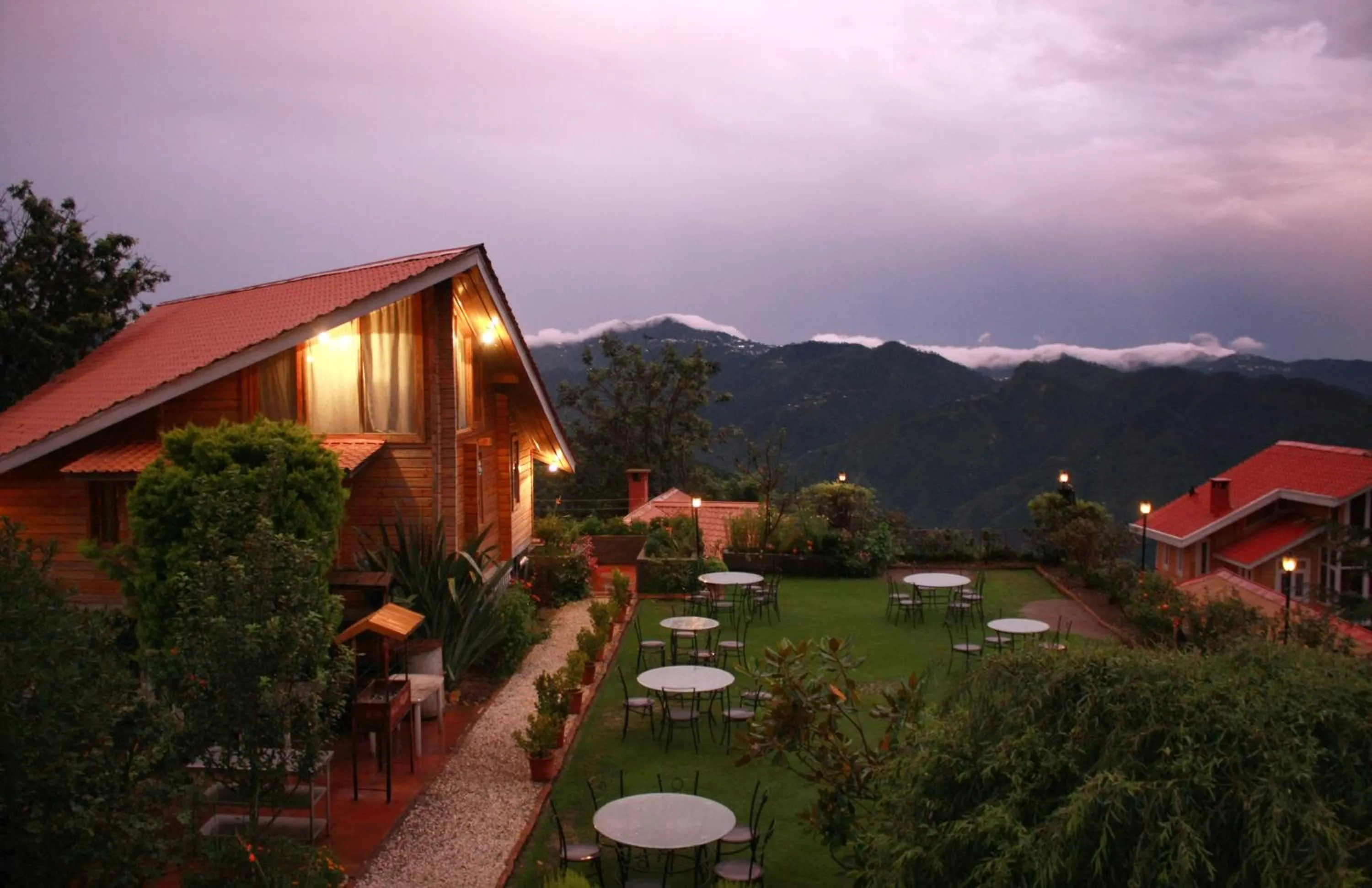 Facade/entrance in The Chalets Naldehra