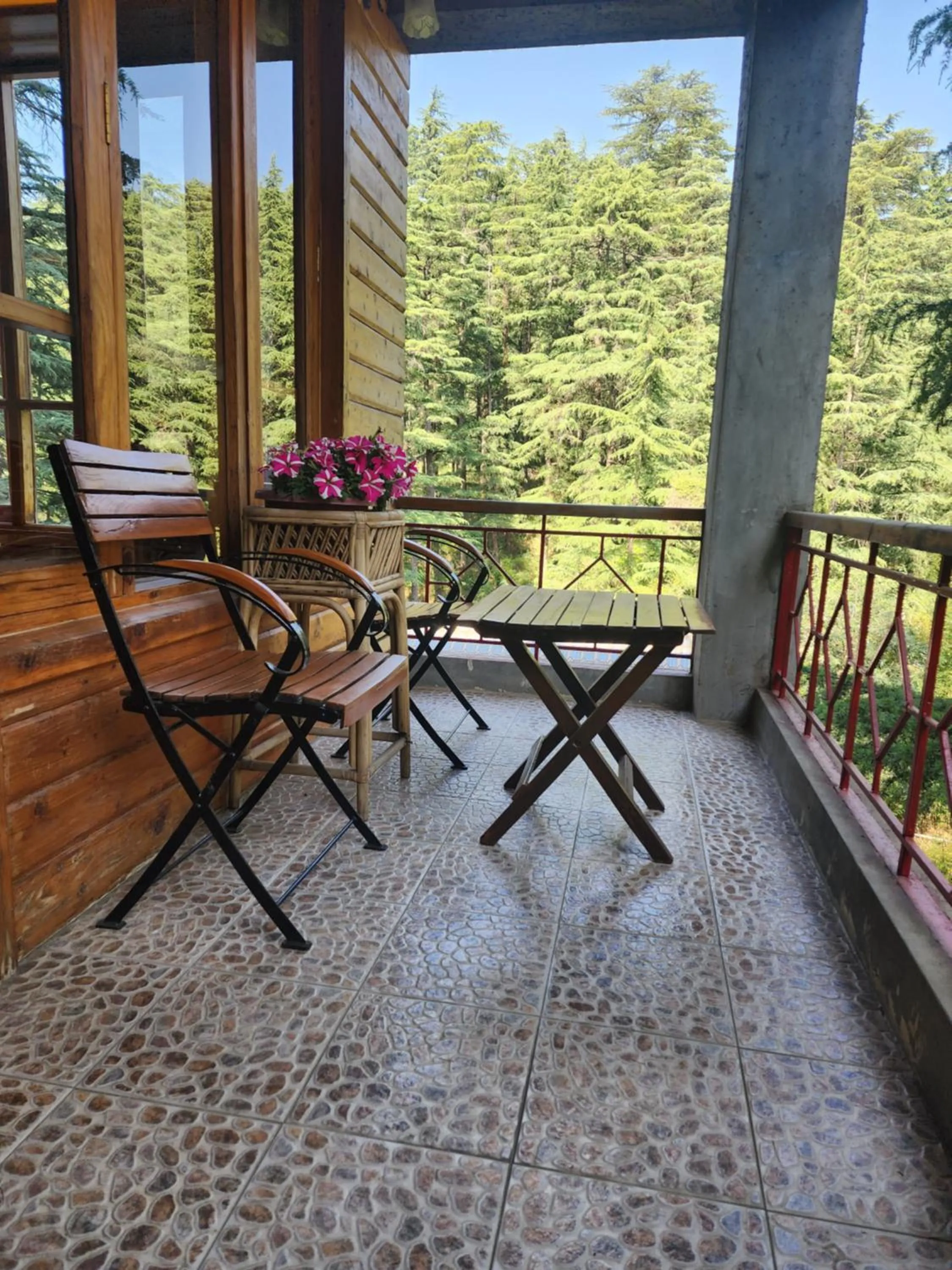 Balcony/Terrace in The Chalets Naldehra