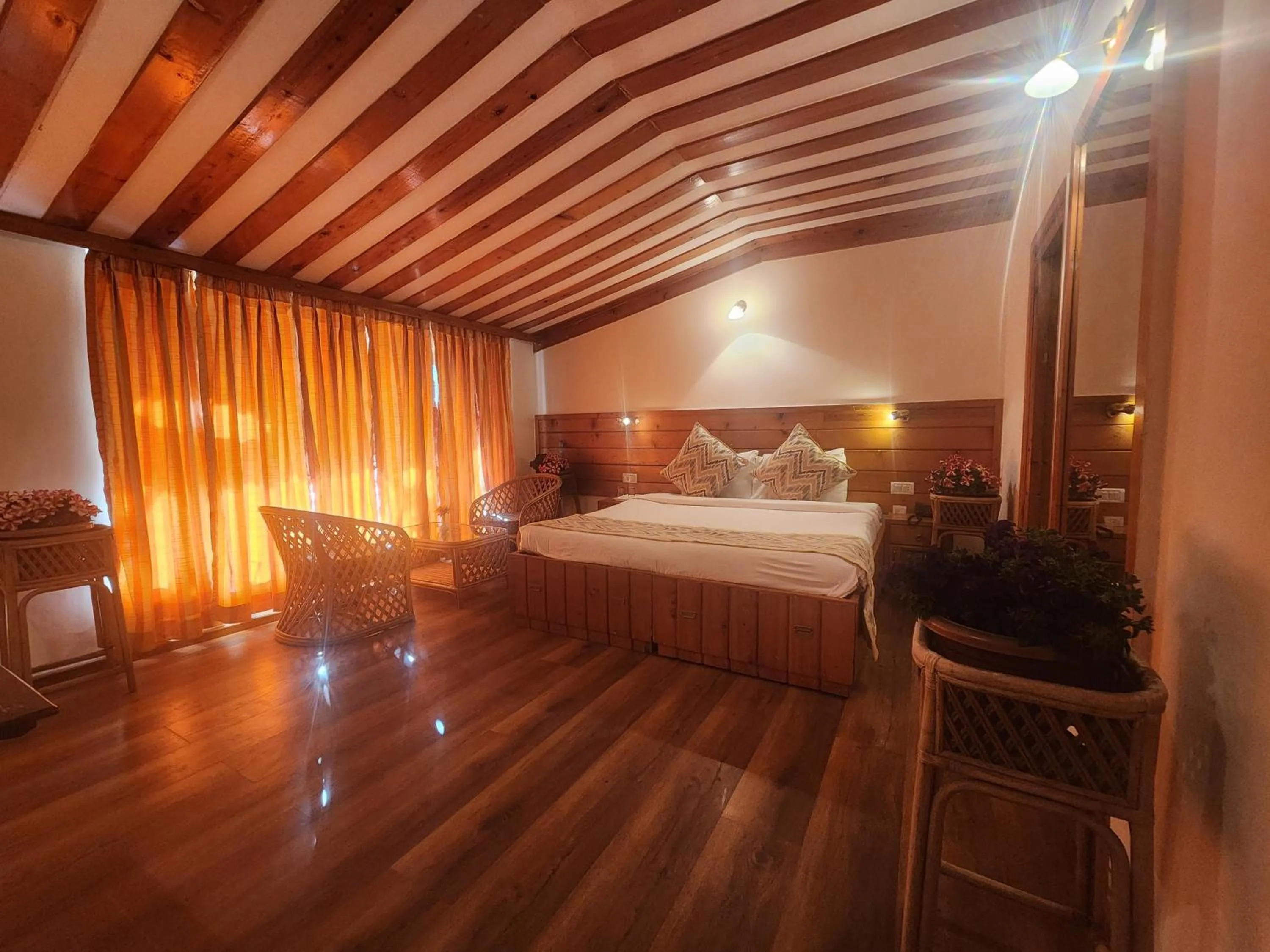 Bedroom, Bed in The Chalets Naldehra
