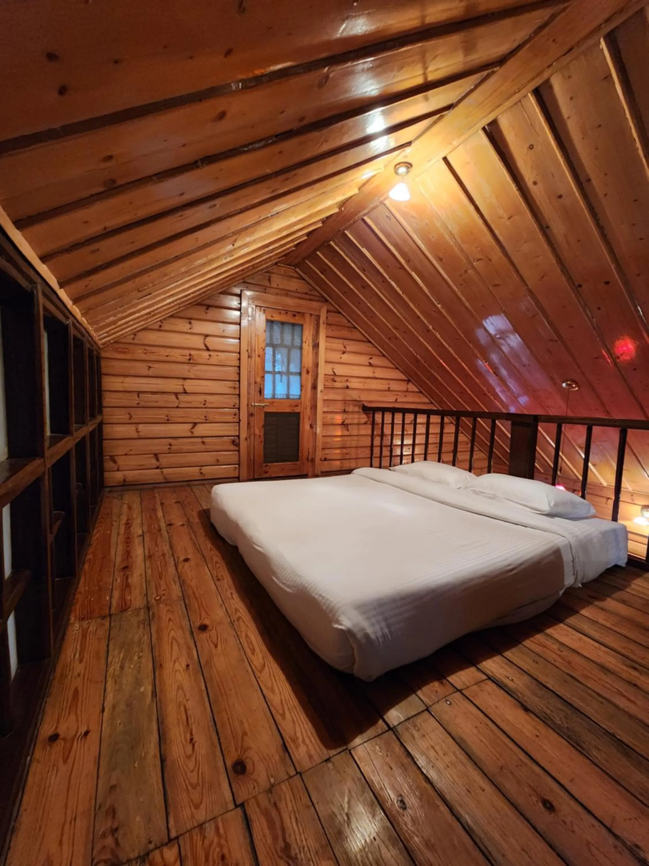 Bed in The Chalets Naldehra