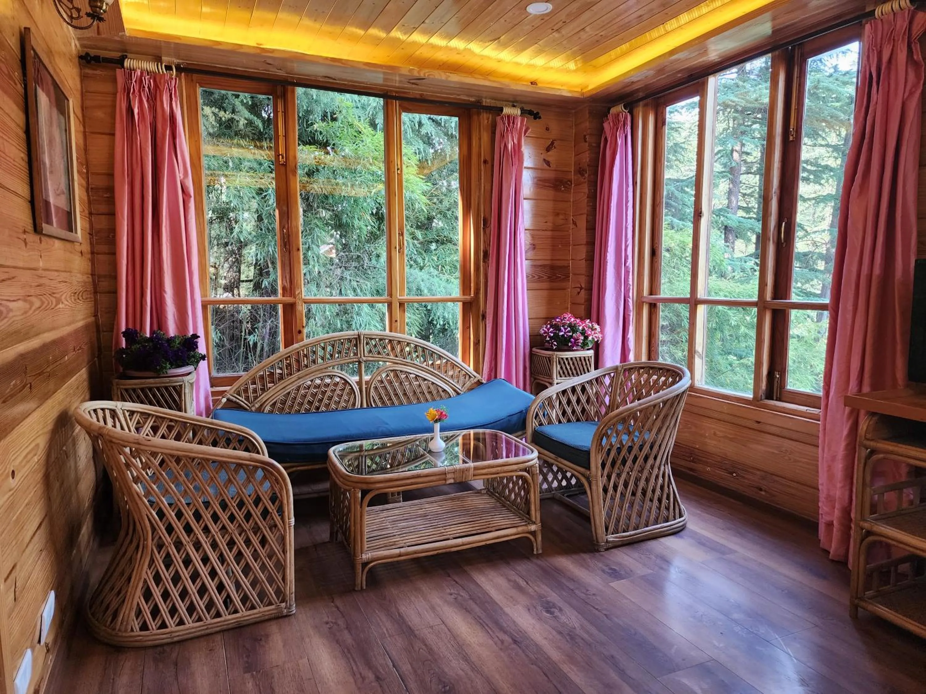 Seating area in The Chalets Naldehra