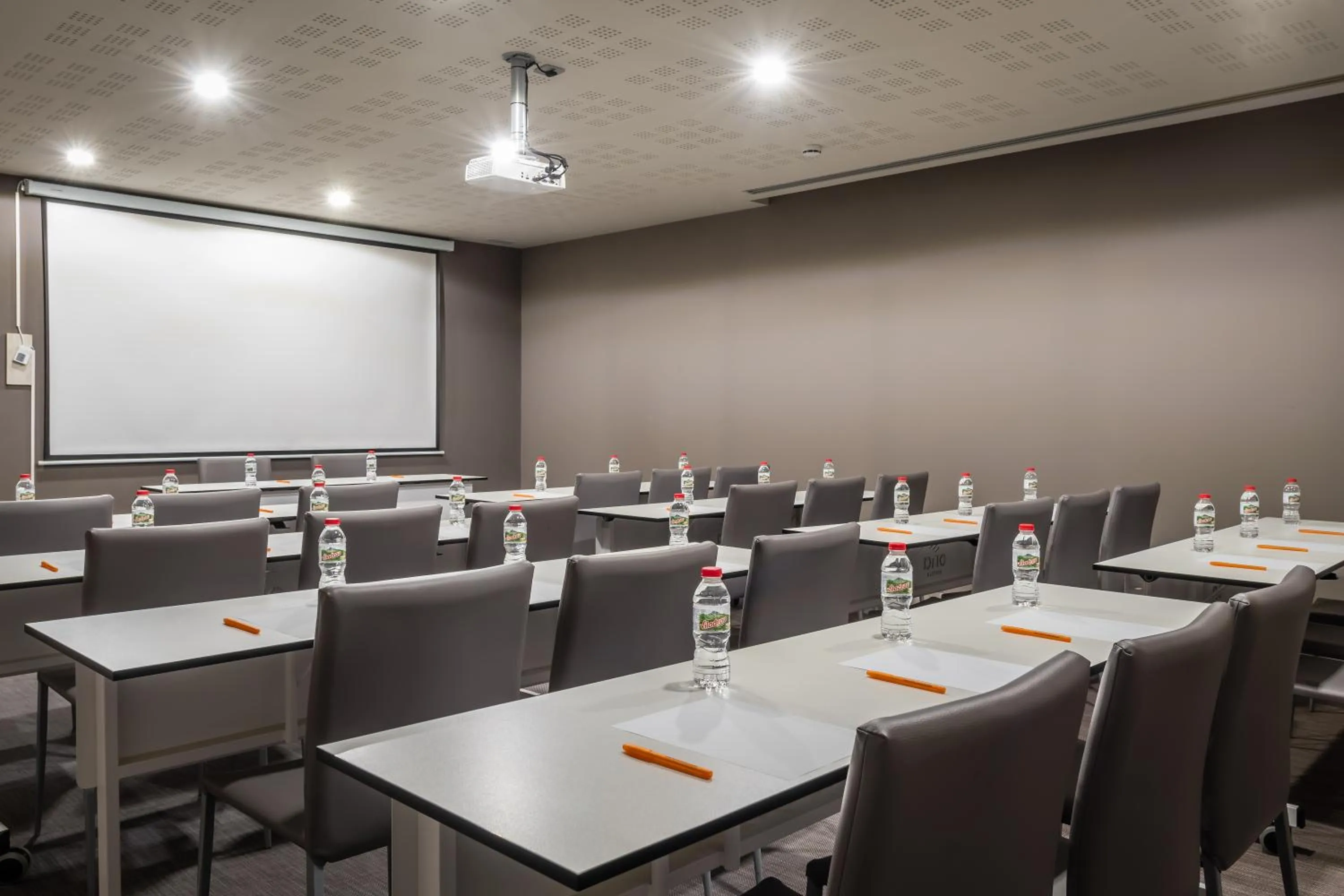 Meeting/conference room in Arya Stadium Hotel