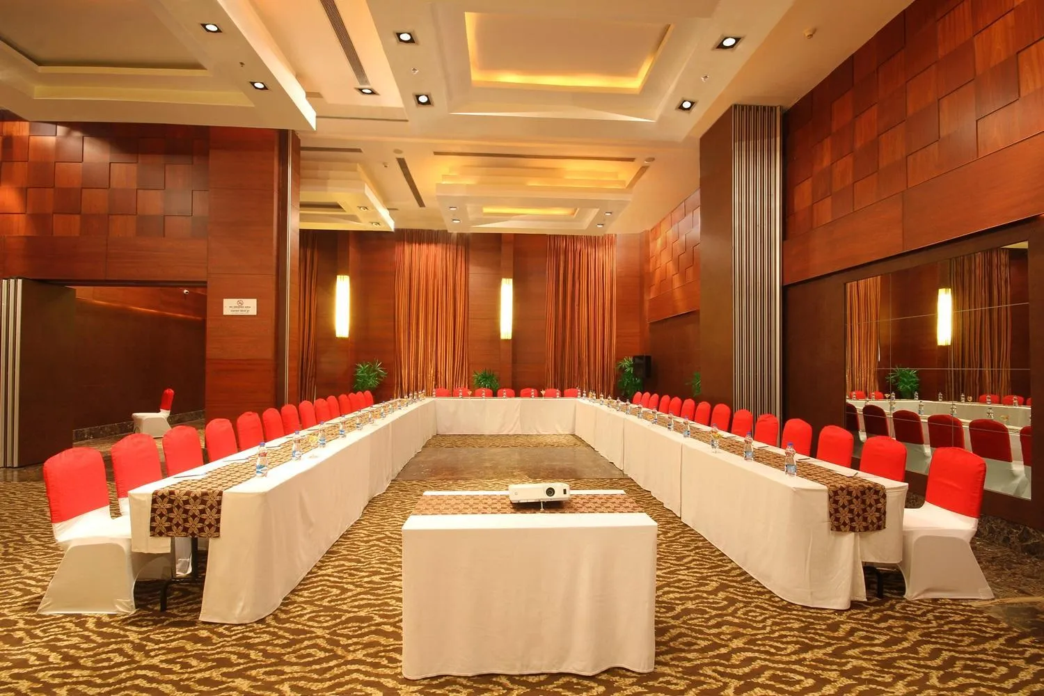 Meeting/conference room in Fortune Select JP Cosmos, Bengaluru - Member ITC Hotels' Group