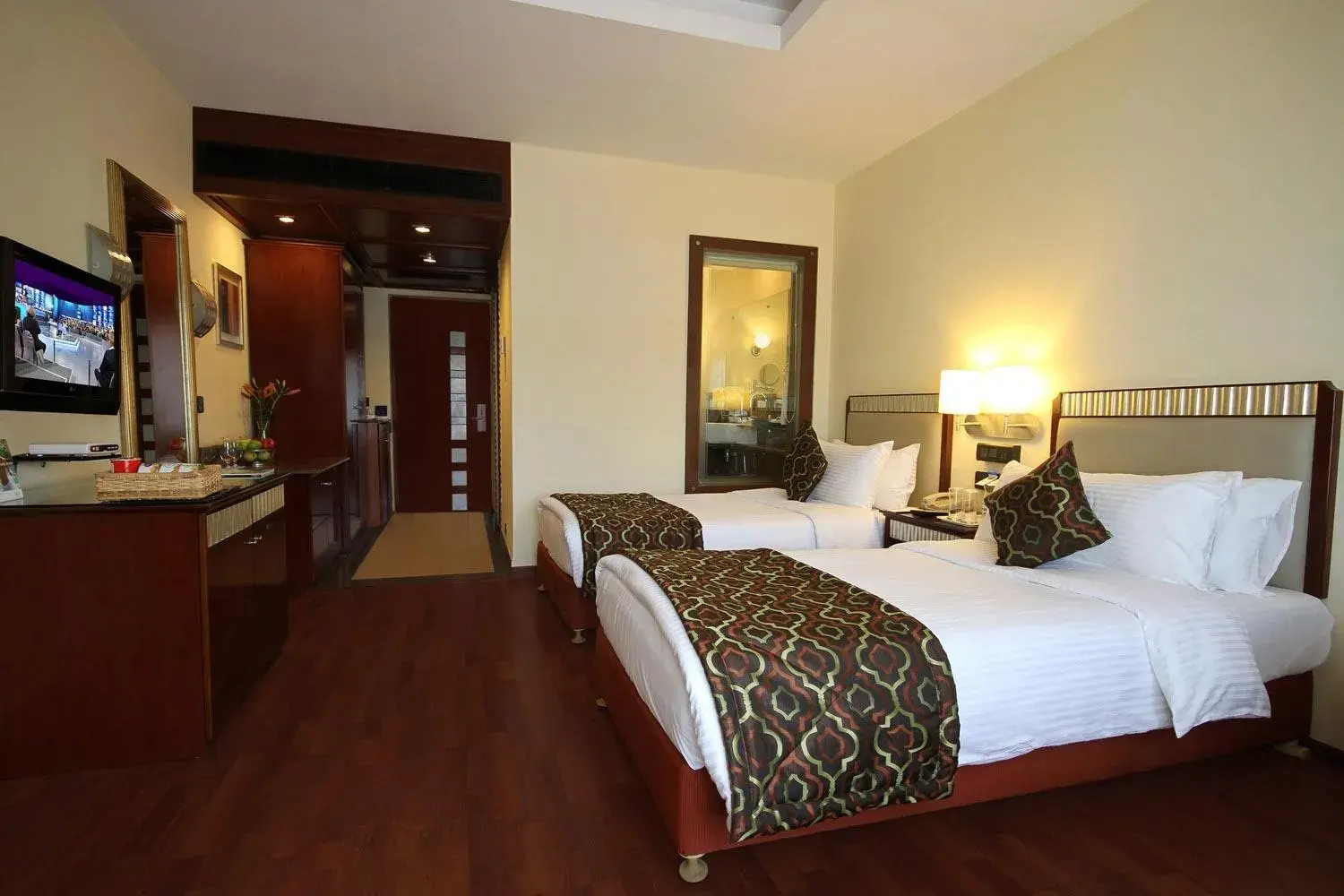 Property building, Bed in Fortune Select JP Cosmos, Bengaluru - Member ITC Hotels' Group Property building, Bed in Fortune Select JP Cosmos, Bengaluru - Member ITC Hotels' Group