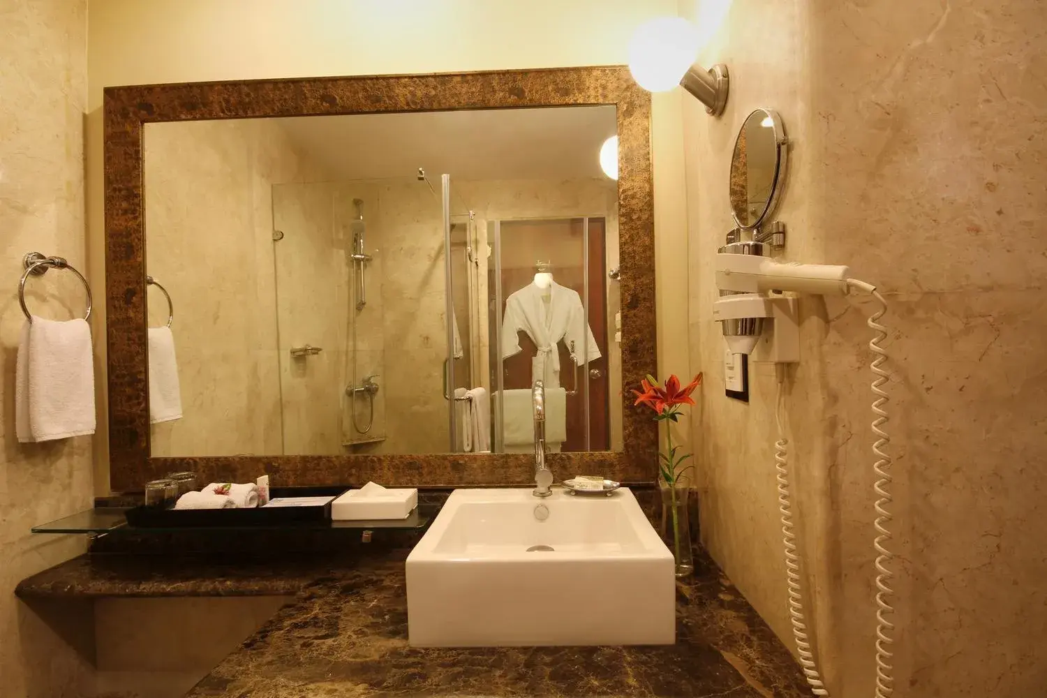 Bathroom in Fortune Select JP Cosmos, Bengaluru - Member ITC Hotels' Group Bathroom in Fortune Select JP Cosmos, Bengaluru - Member ITC Hotels' Group
