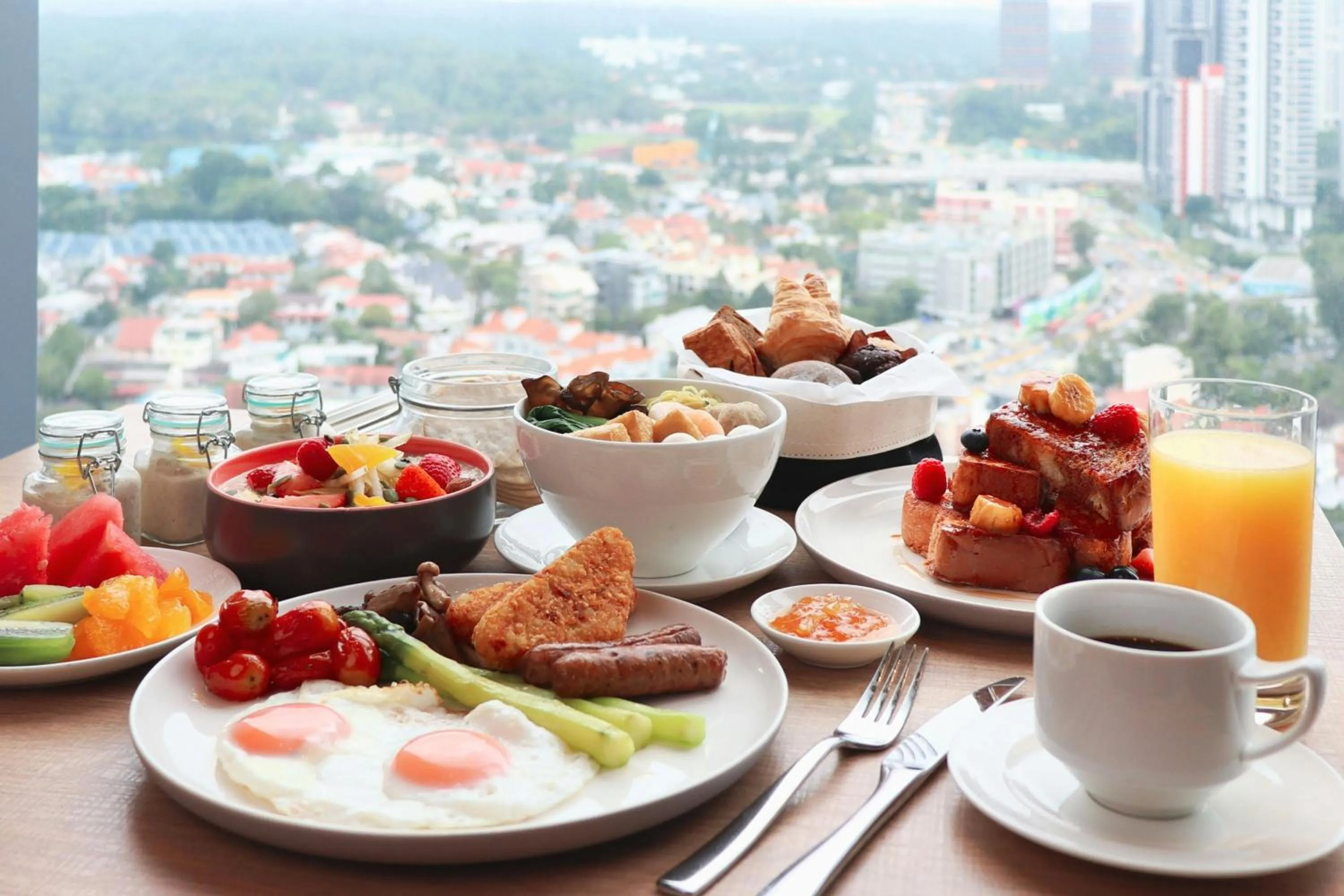 Breakfast in Courtyard by Marriott Singapore Novena