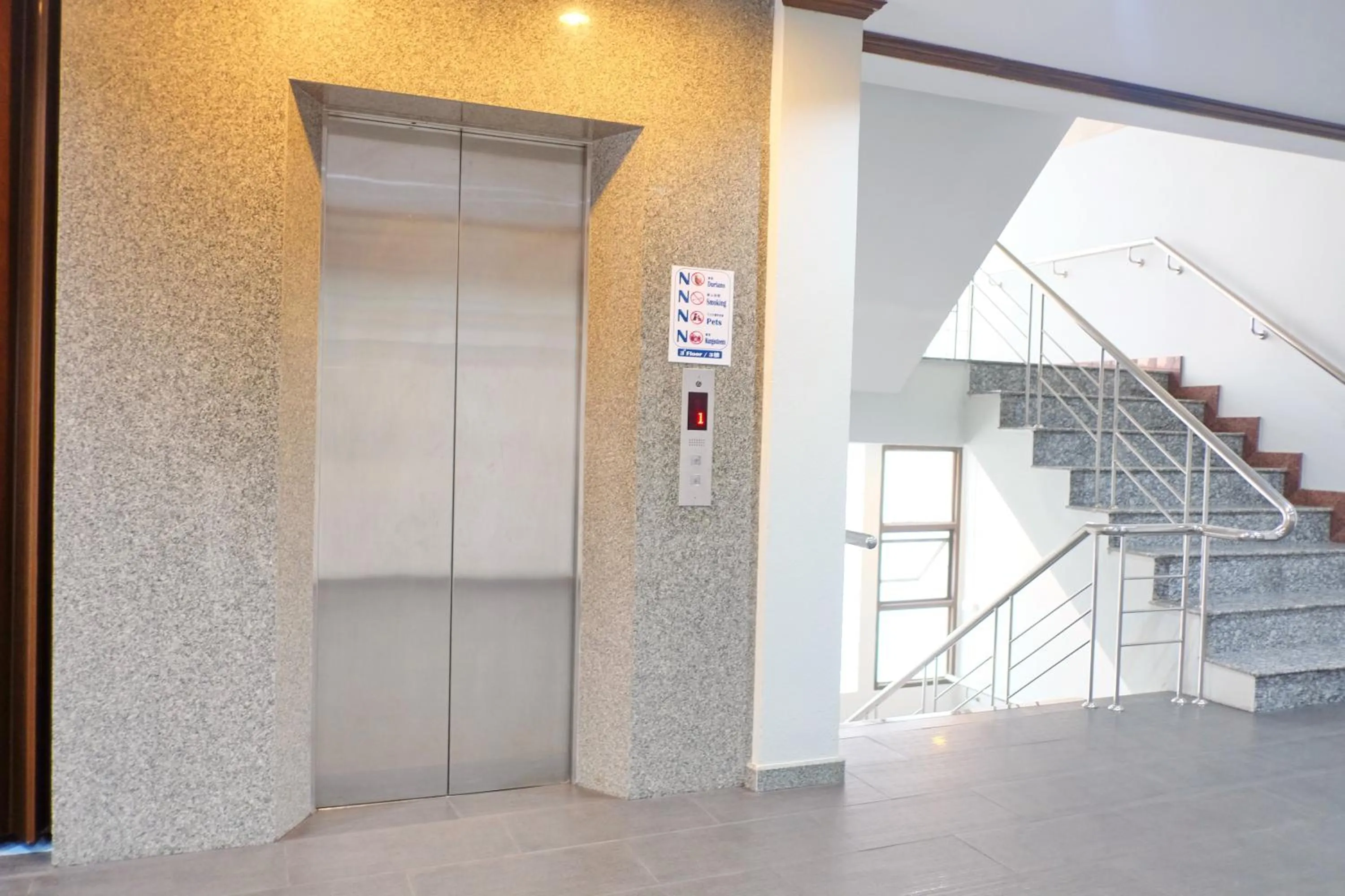 Area and facilities in Krabi Royal Hotel