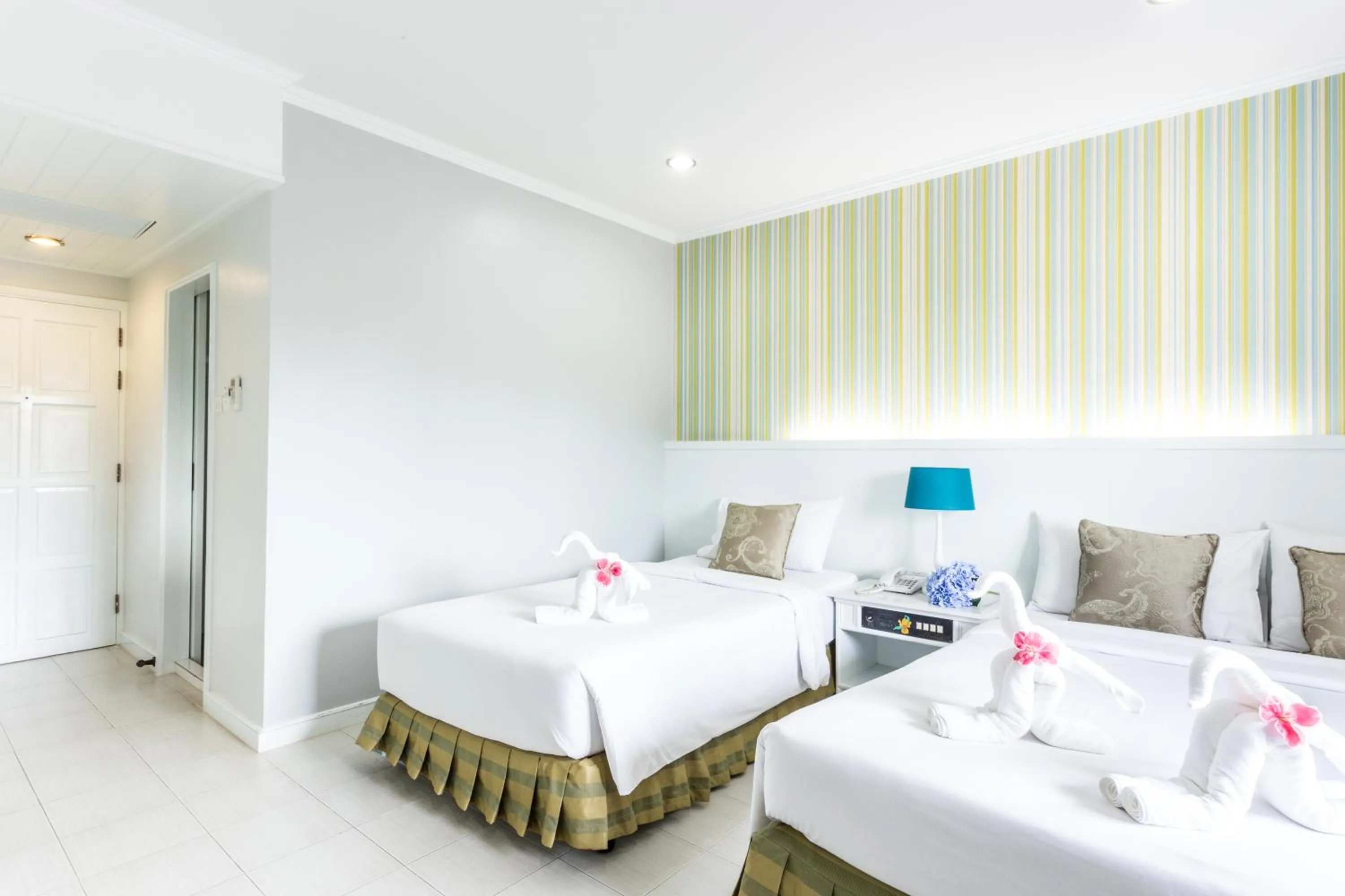 Photo of the whole room, Bed in Krabi Royal Hotel