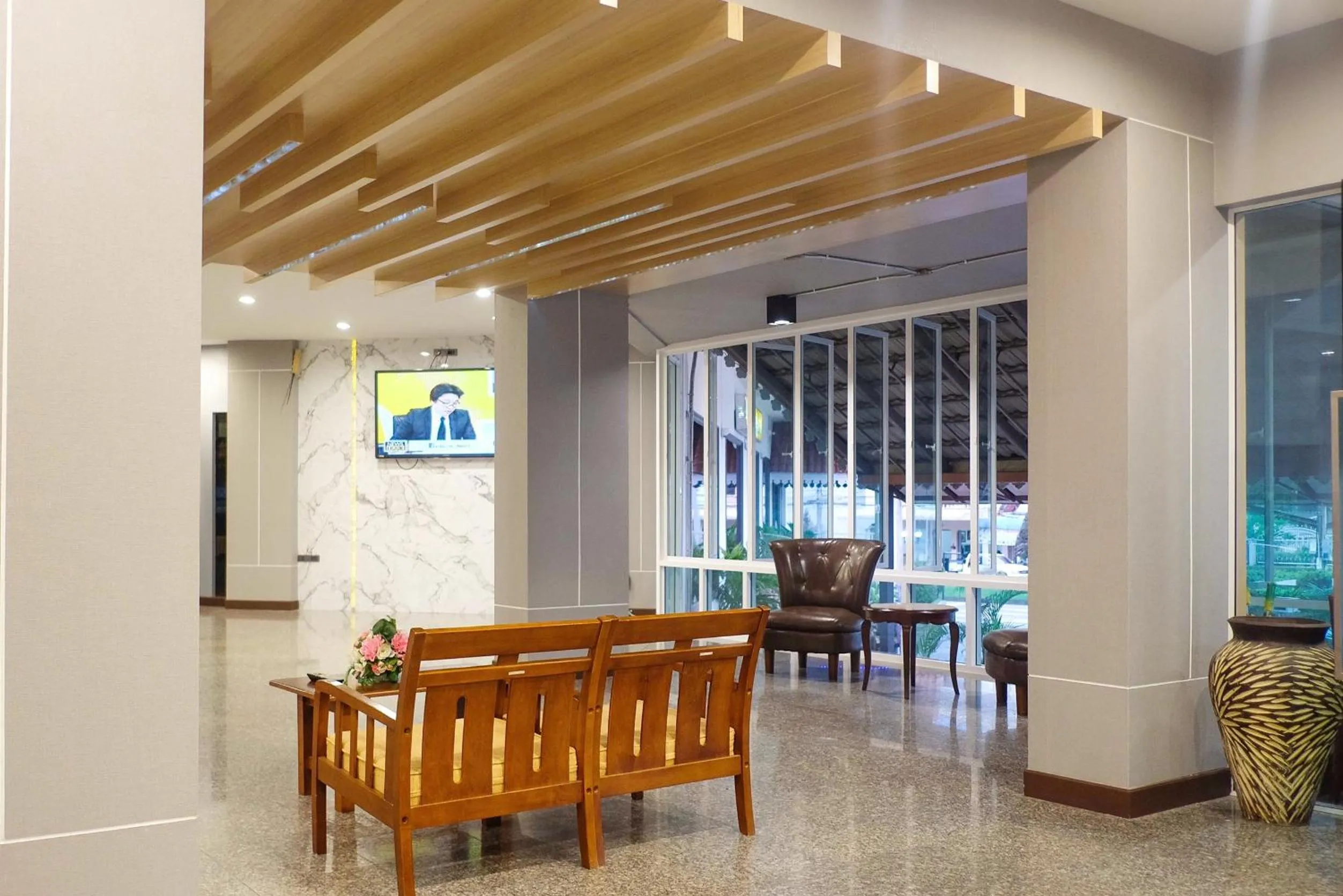 Communal lounge/ TV room in Krabi Royal Hotel