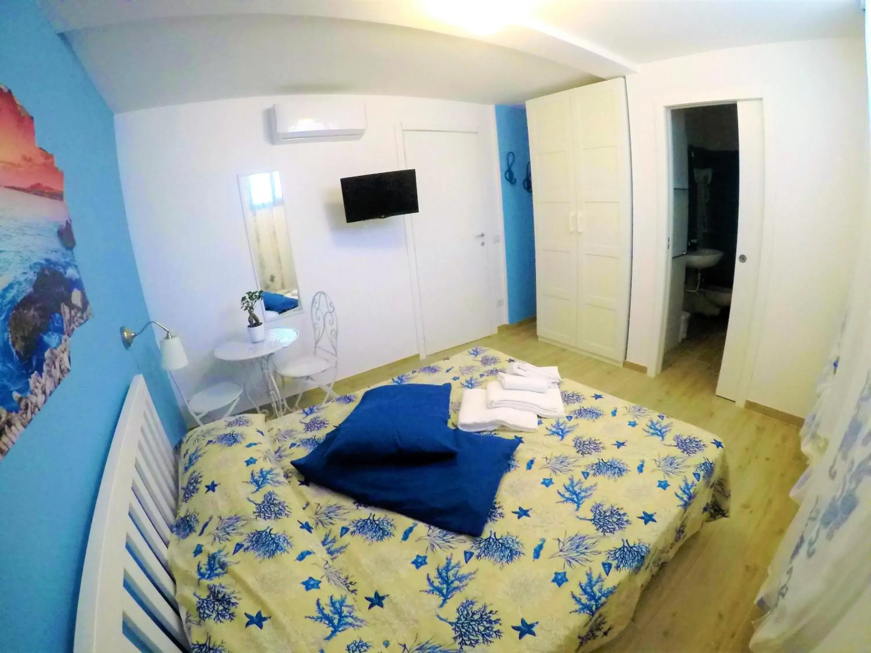 Double Room with Private Bathroom in B&B Villa Jasiga Double Room with Private Bathroom in B&B Villa Jasiga