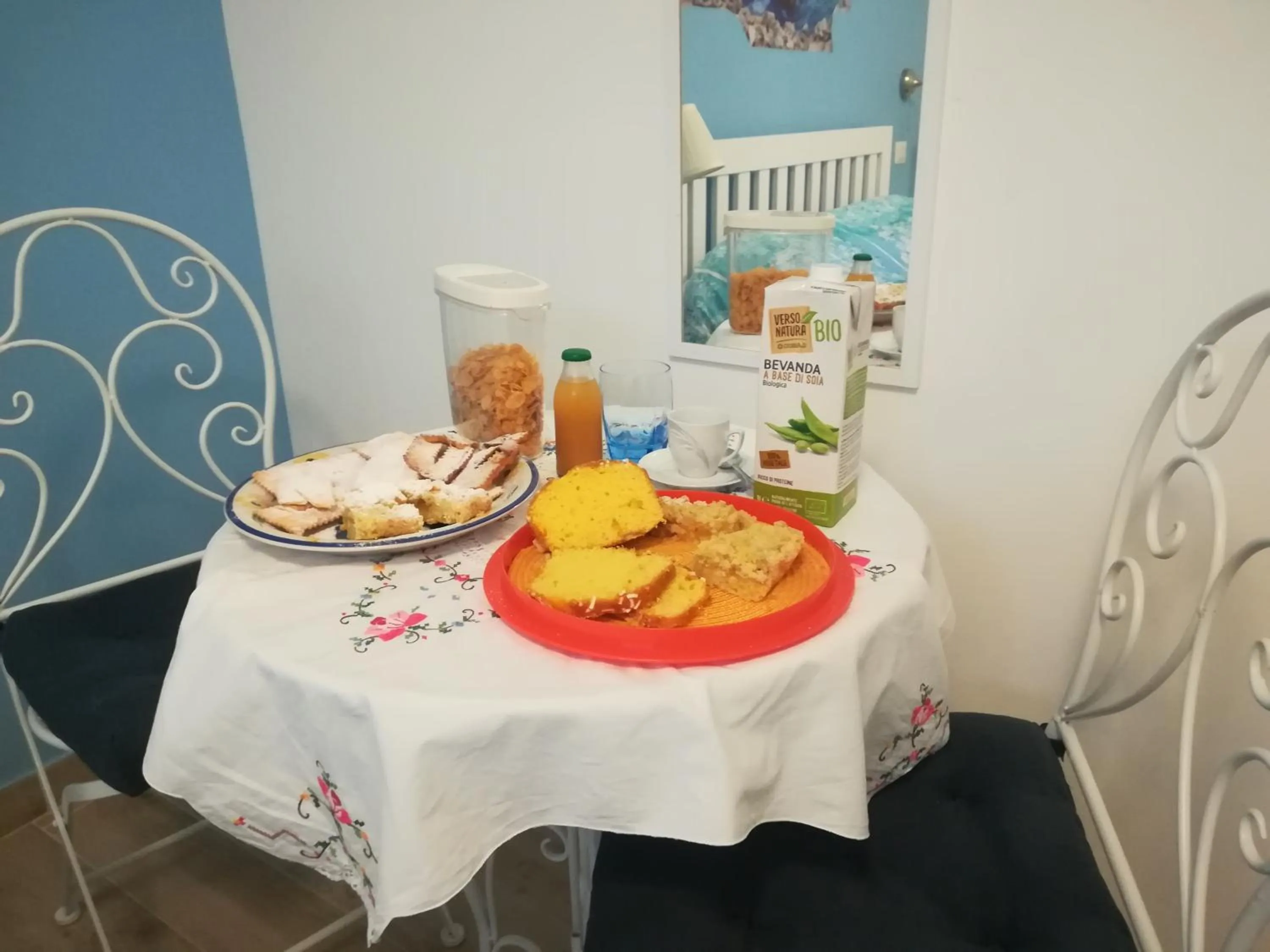 Italian breakfast in B&B Villa Jasiga