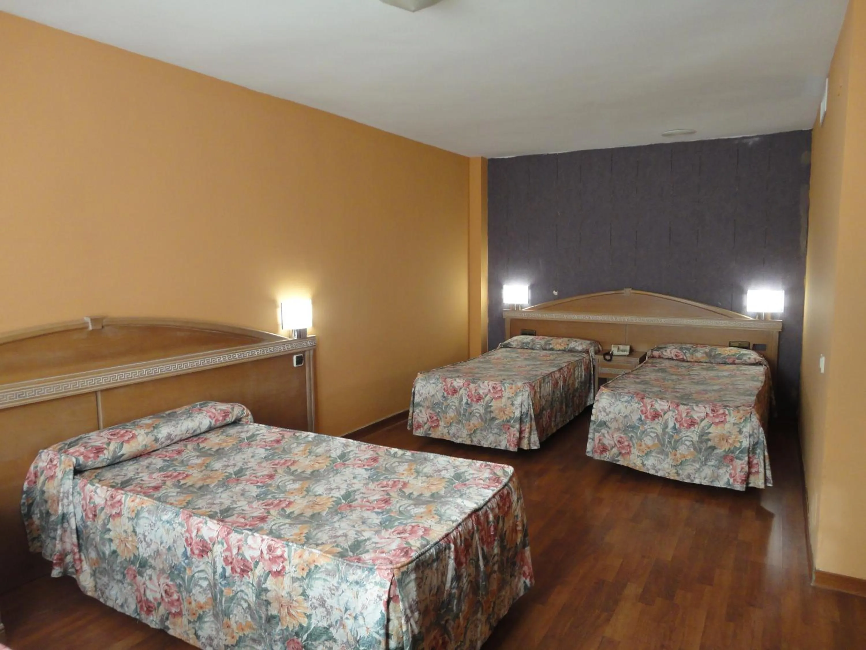 Photo of the whole room, Bed in Hotel Reino Nevado