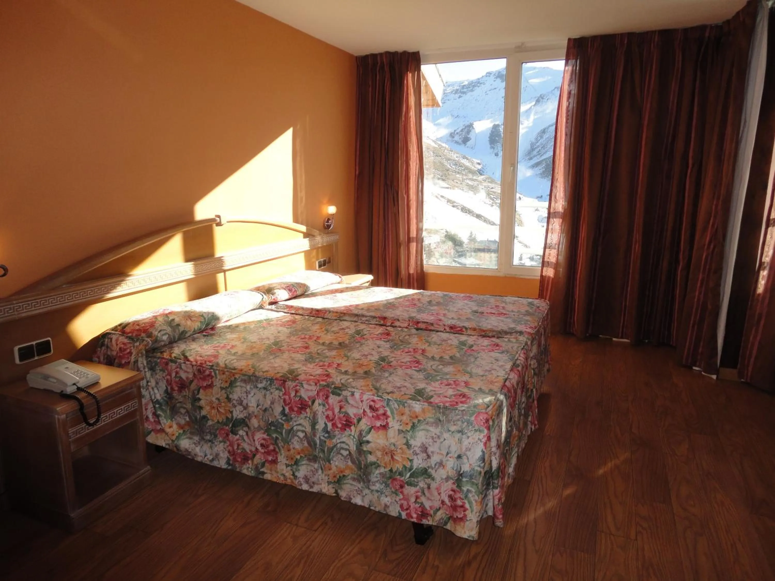 Photo of the whole room, Bed in Hotel Reino Nevado