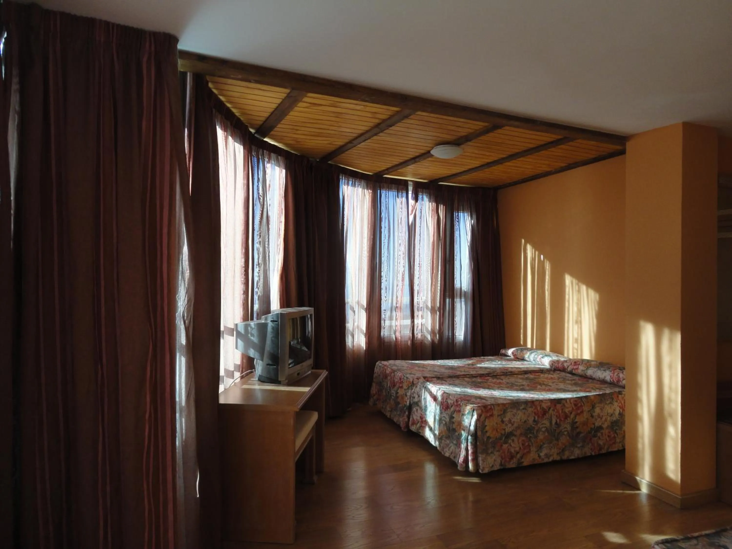Photo of the whole room, Bed in Hotel Reino Nevado