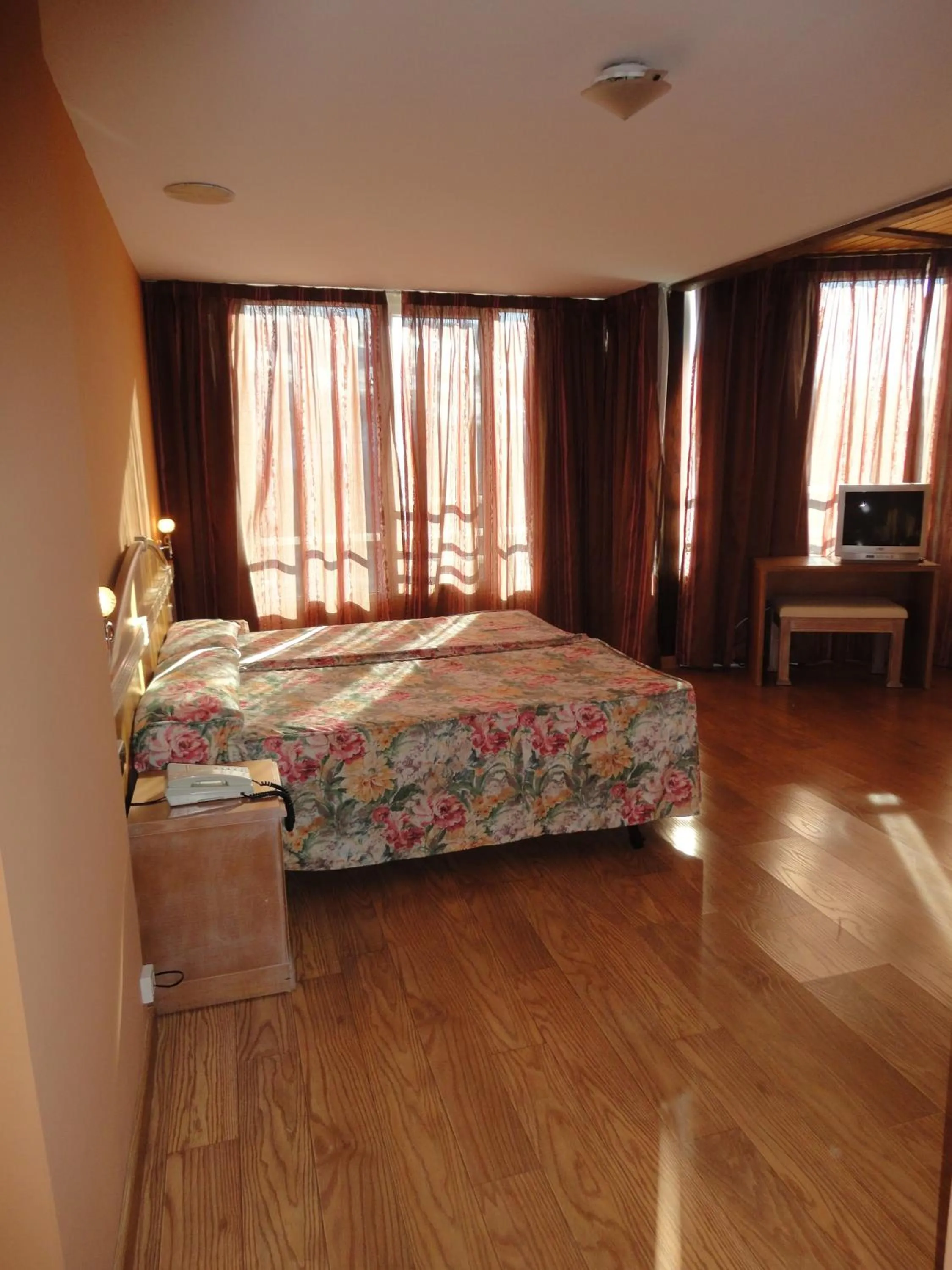 Photo of the whole room, Bed in Hotel Reino Nevado