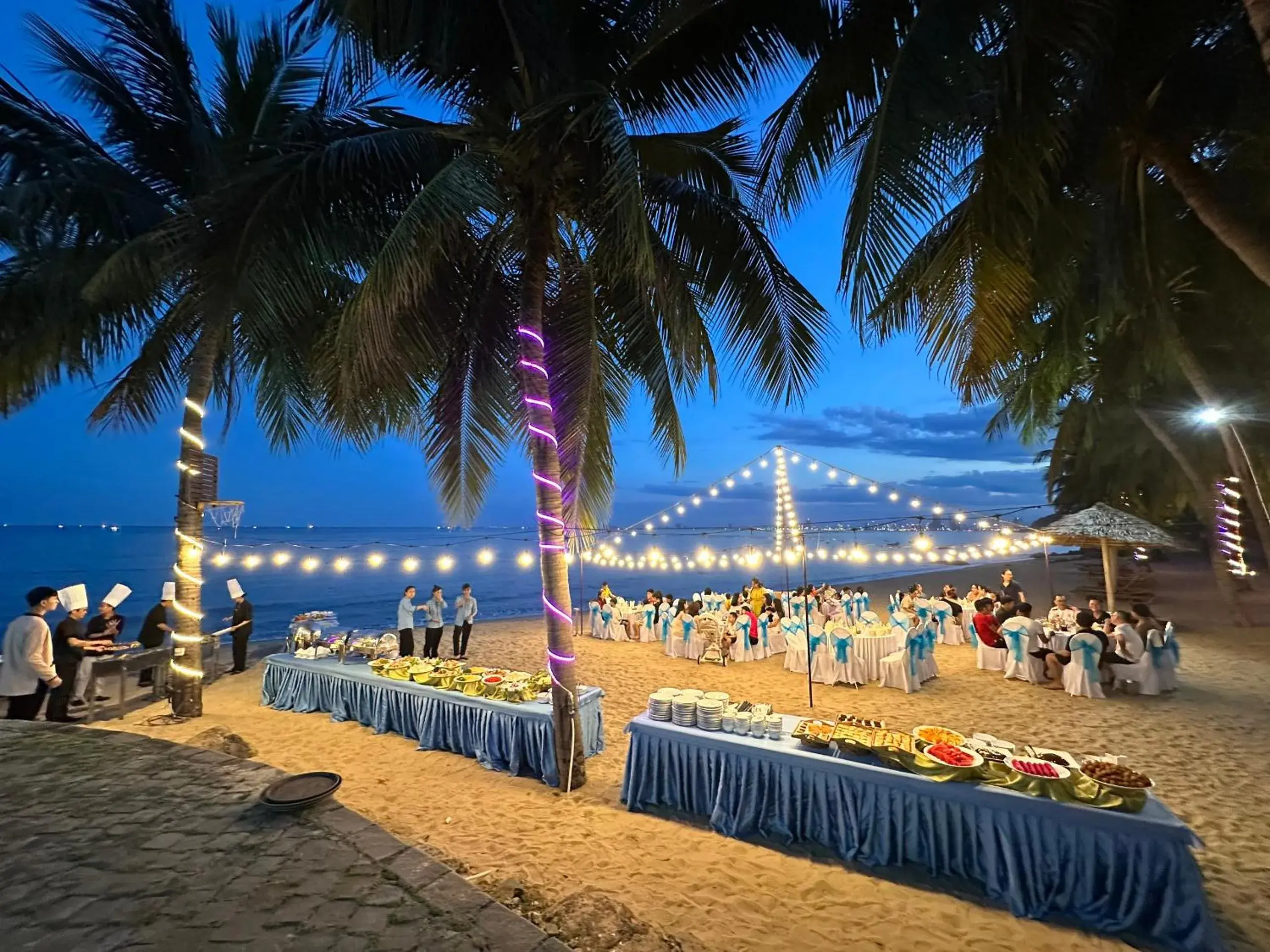 Restaurant/places to eat in Son Tra Beach Resort & Spa Danang Restaurant/places to eat in Son Tra Beach Resort & Spa Danang