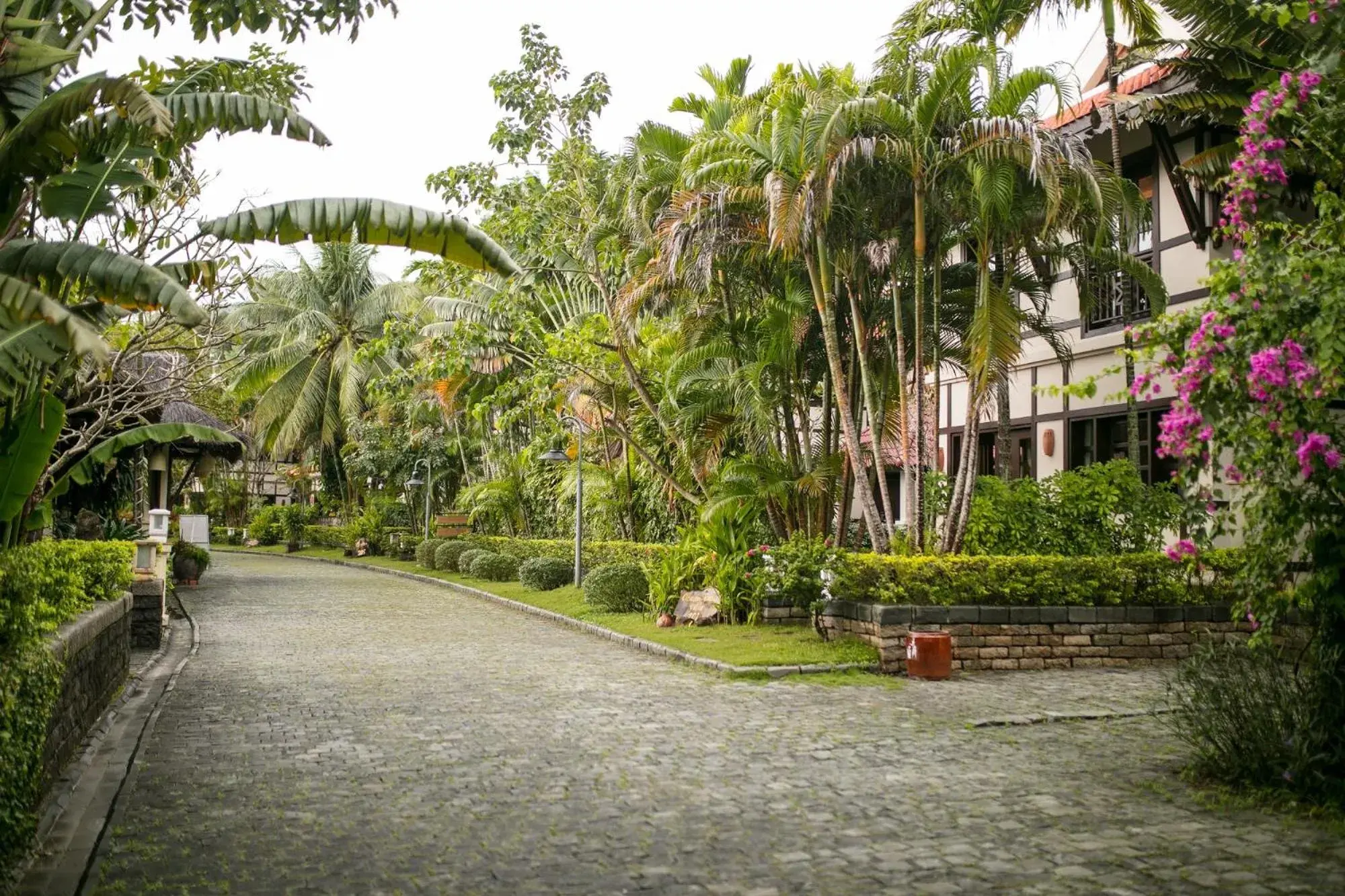 Property building in Son Tra Beach Resort & Spa Danang Property building in Son Tra Beach Resort & Spa Danang