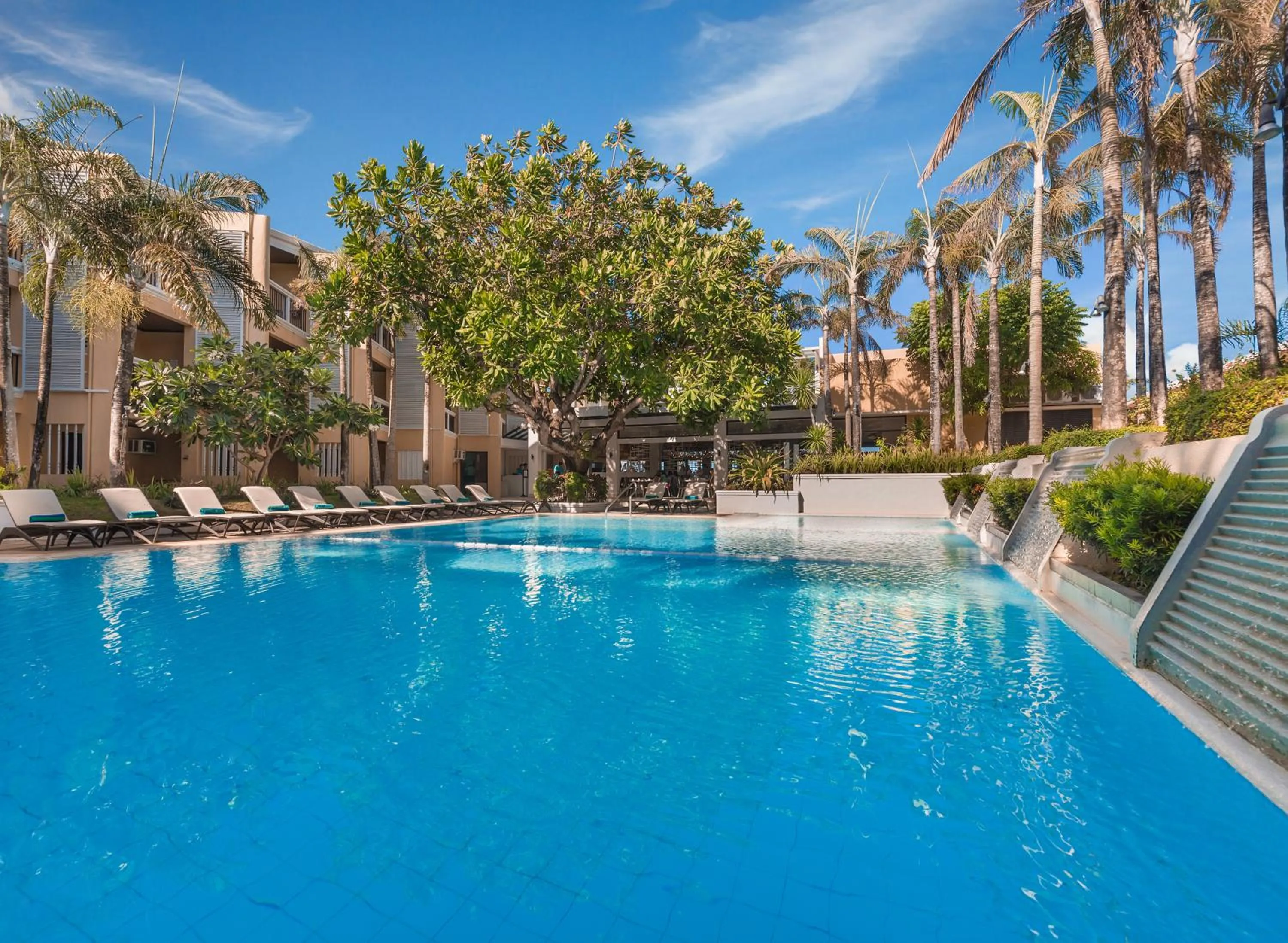 Swimming pool in Henann Regency Resort and Spa