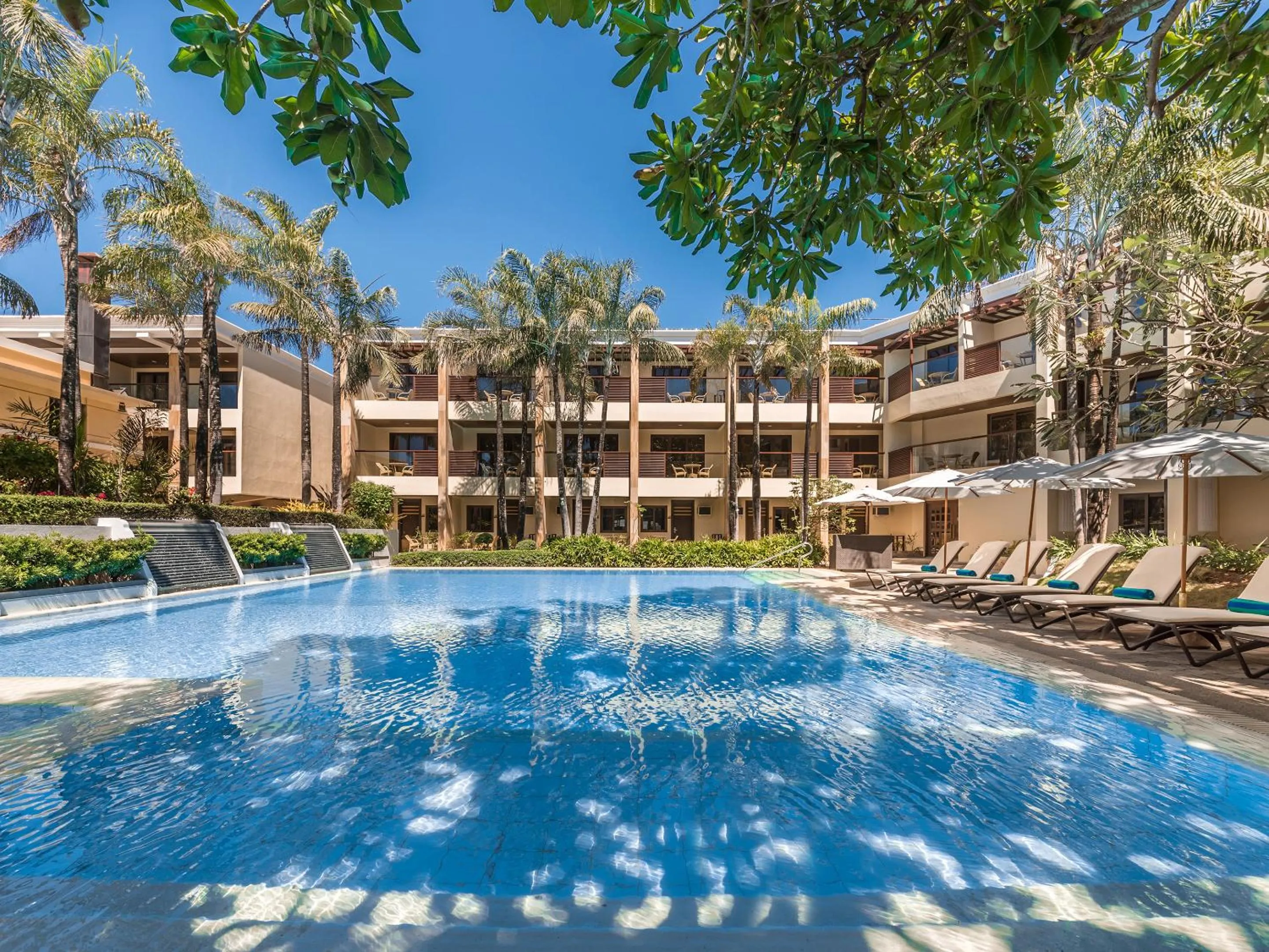 Swimming pool in Henann Regency Resort and Spa