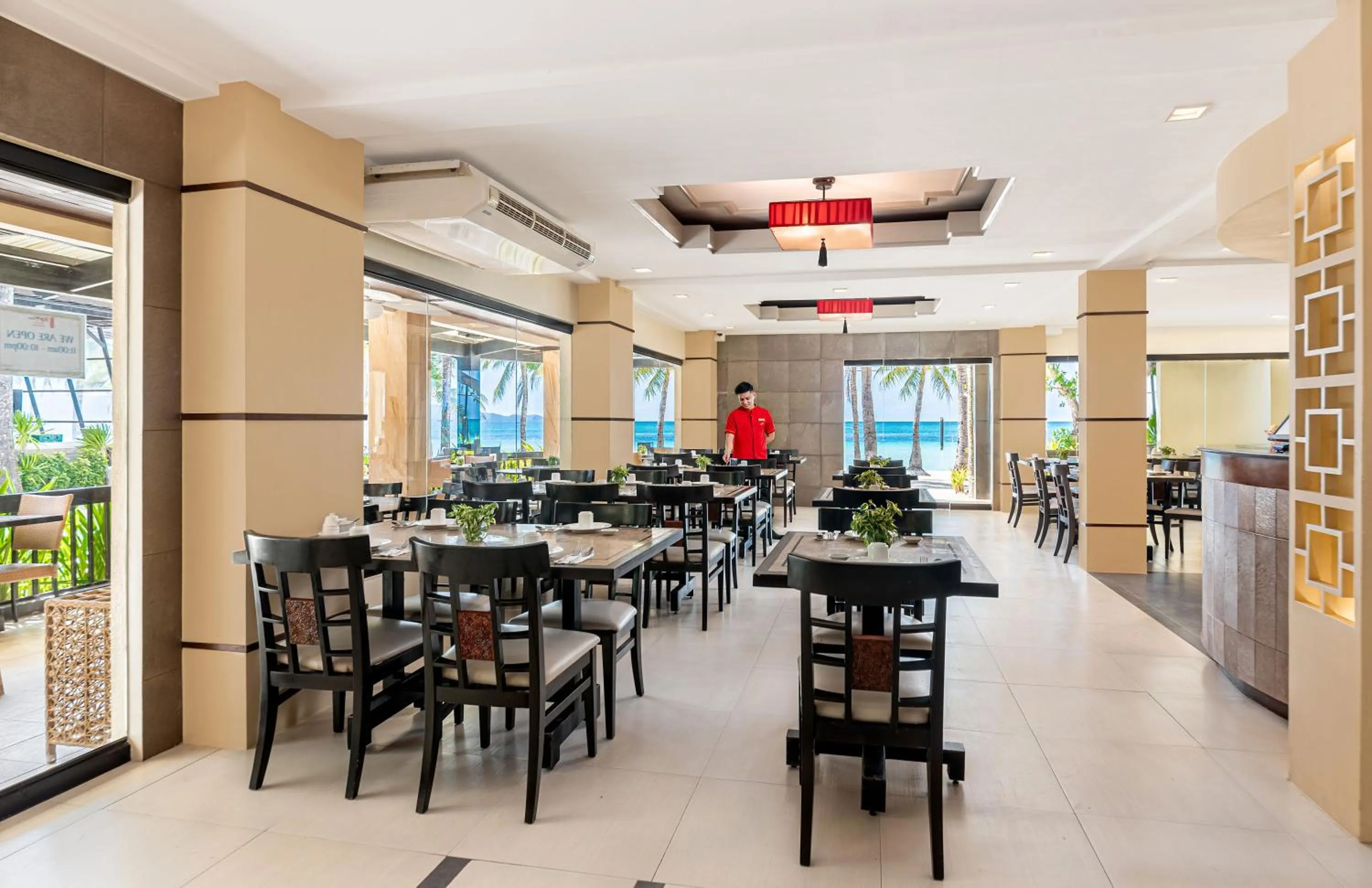 Restaurant/places to eat in Henann Regency Resort and Spa