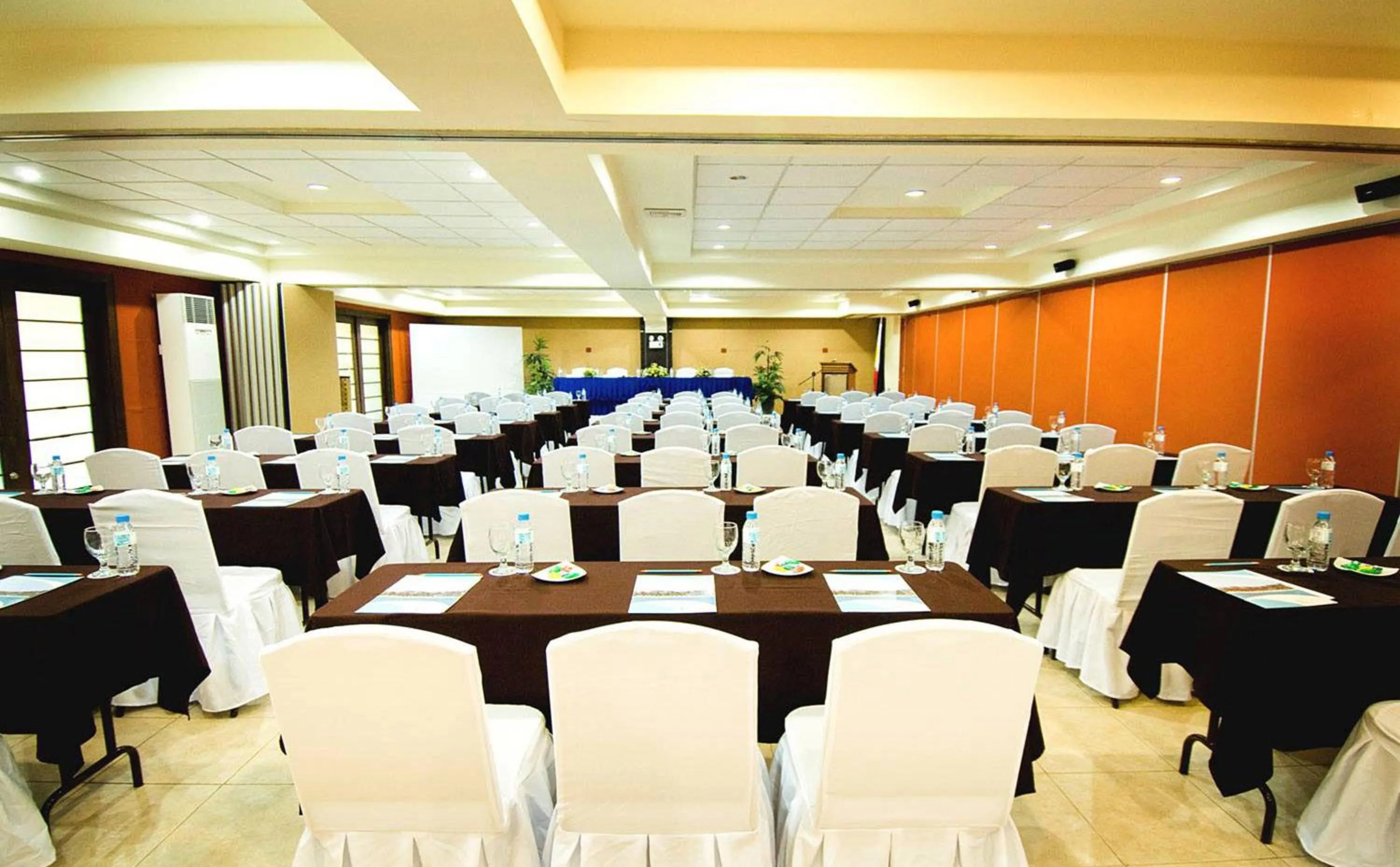 Business facilities in Henann Regency Resort and Spa