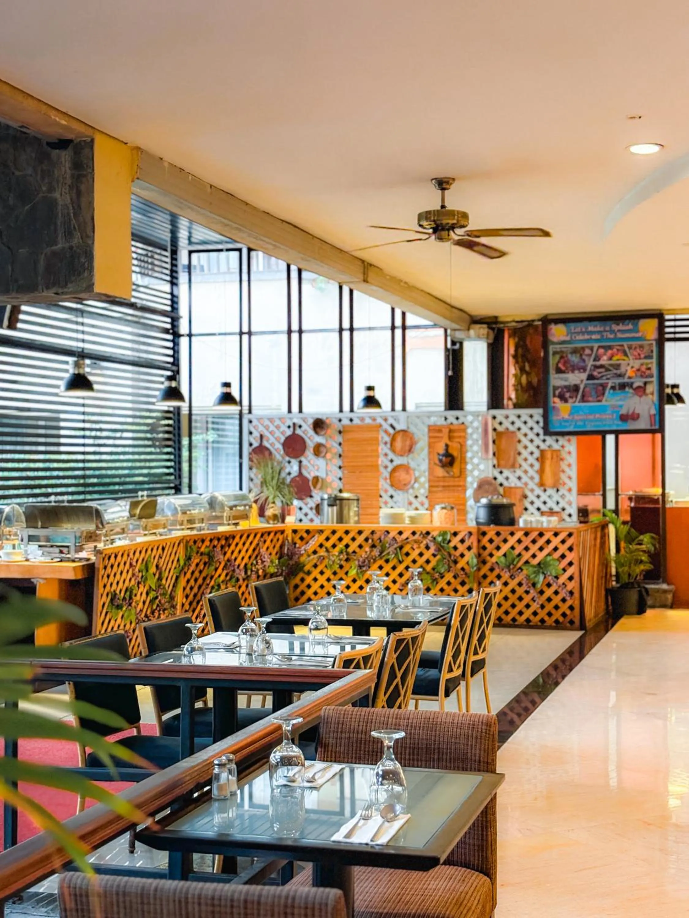 Restaurant/places to eat in Kuta Paradiso Hotel