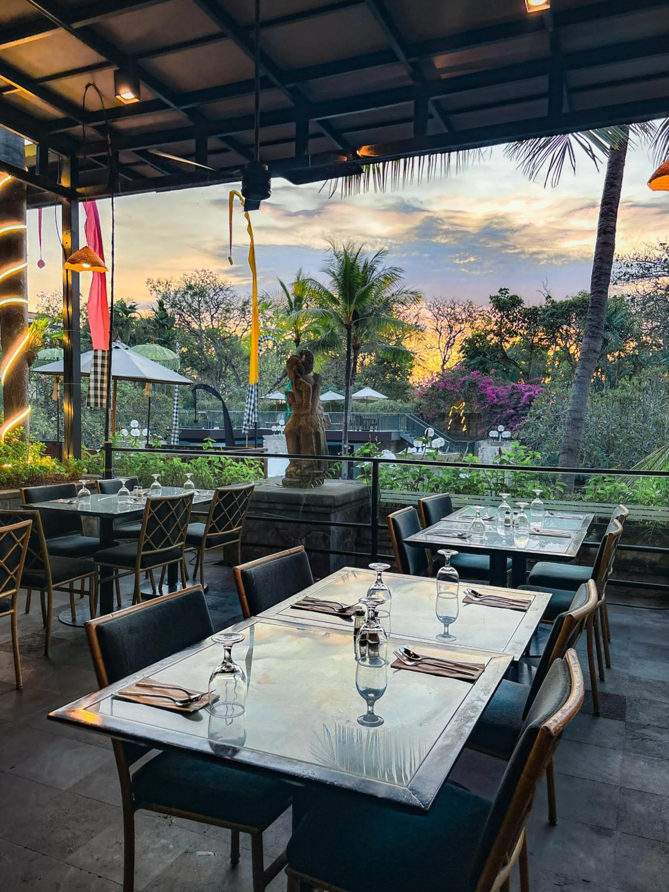 Restaurant/places to eat in Kuta Paradiso Hotel