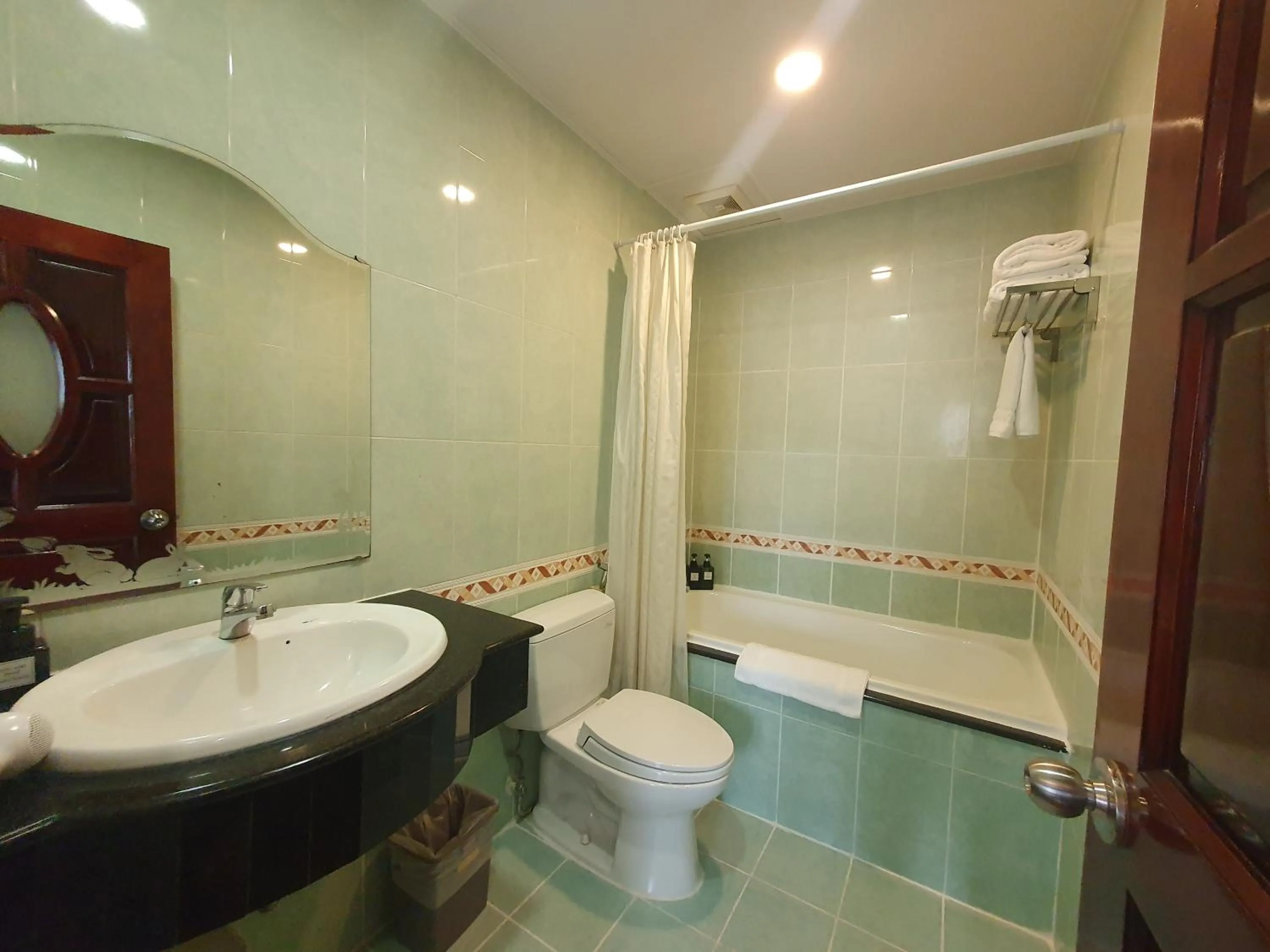 Bathroom in Bon Ami Hotel - Thiên Xuân Hotel