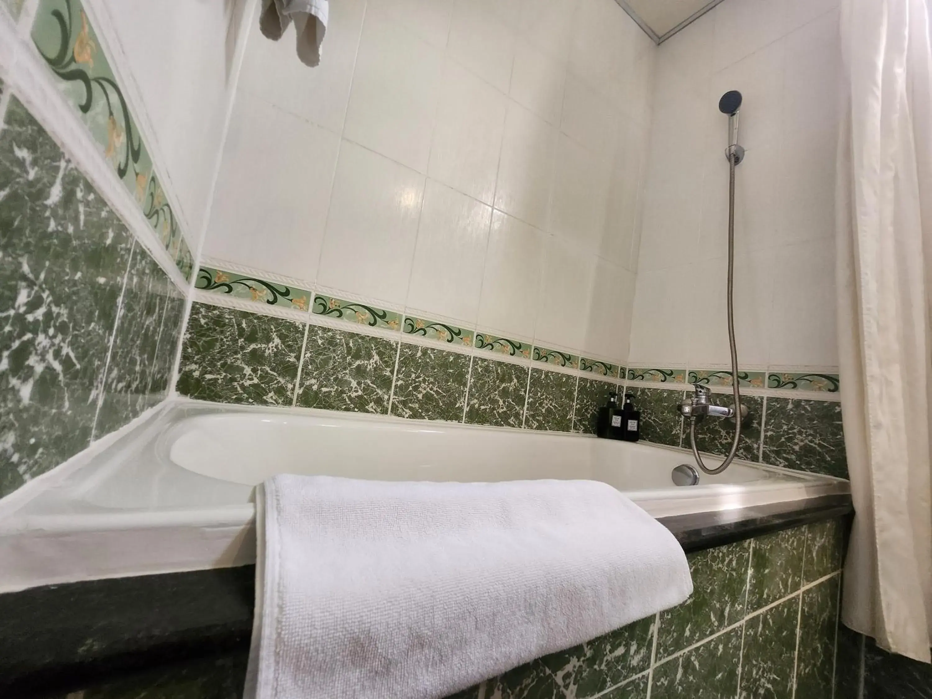 Bathroom in Bon Ami Hotel - Thiên Xuân Hotel Bathroom in Bon Ami Hotel - Thiên Xuân Hotel