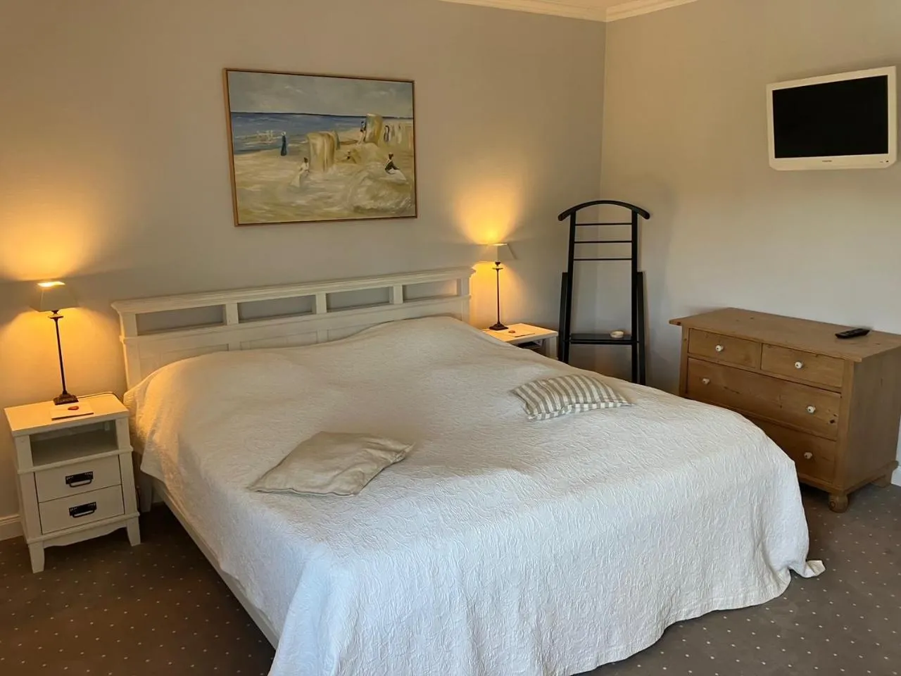 Photo of the whole room, Bed in Hotel Seemöwe