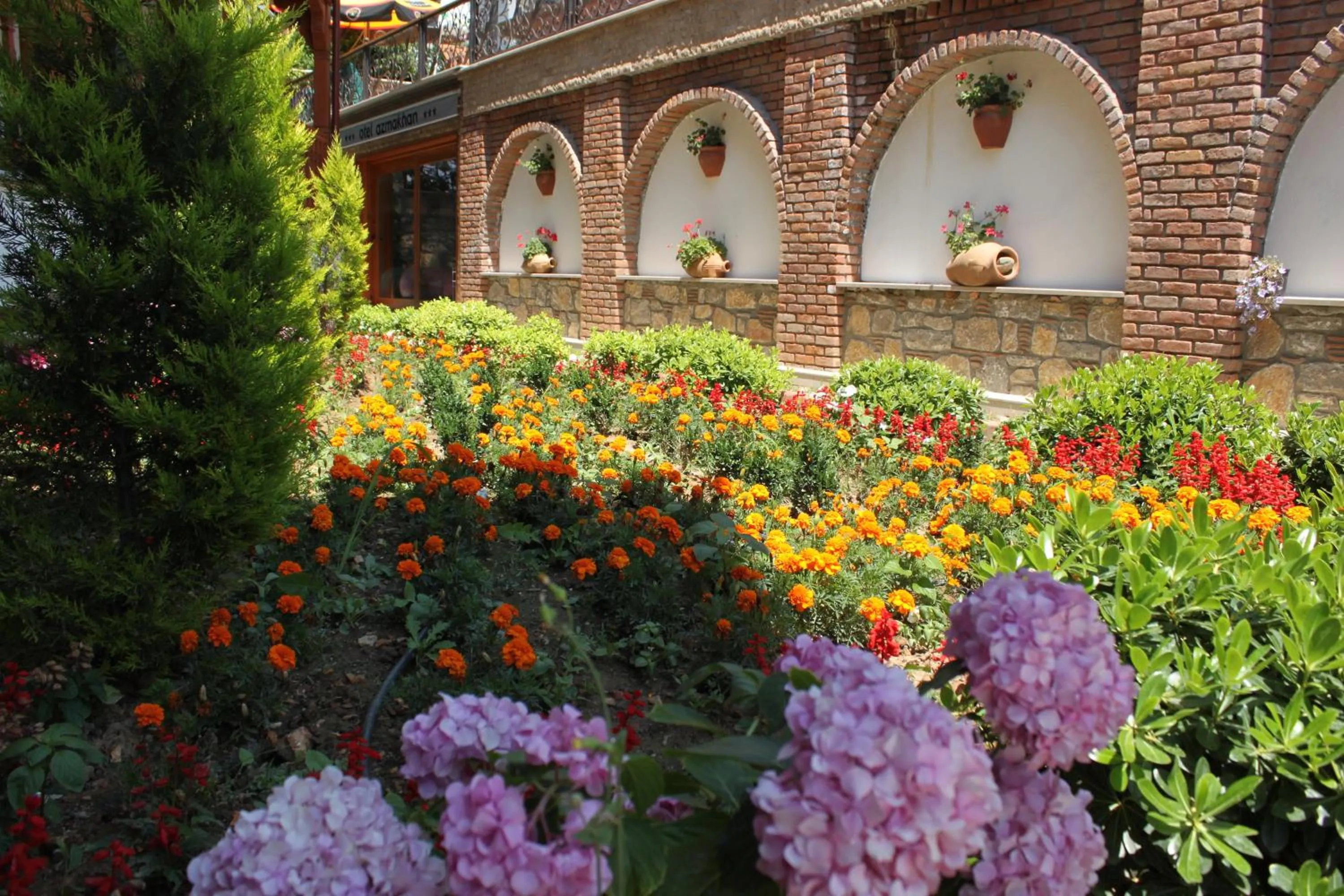 Garden in Hotel Azmakhan