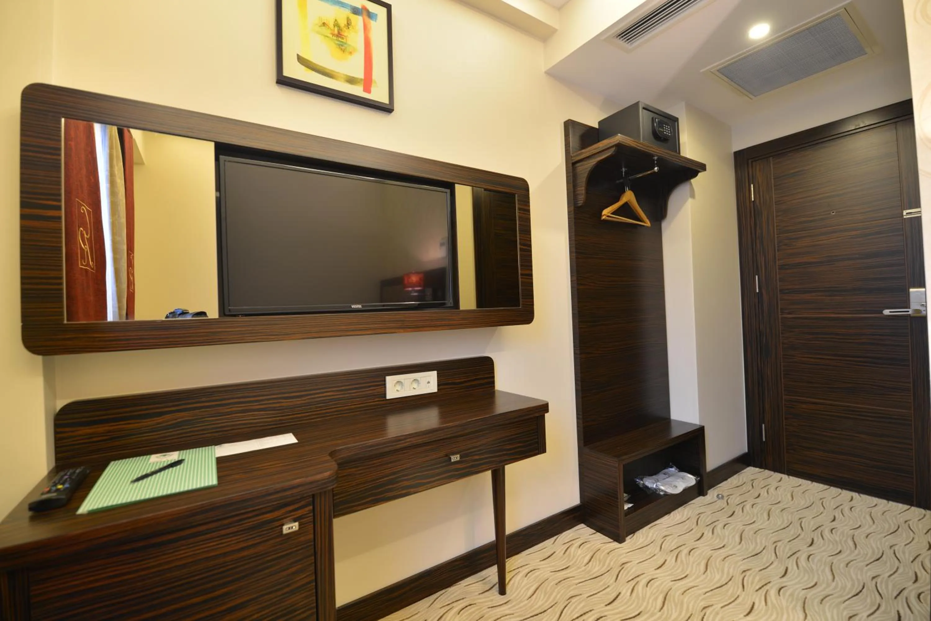 TV and multimedia in Golden Siyav Hotel