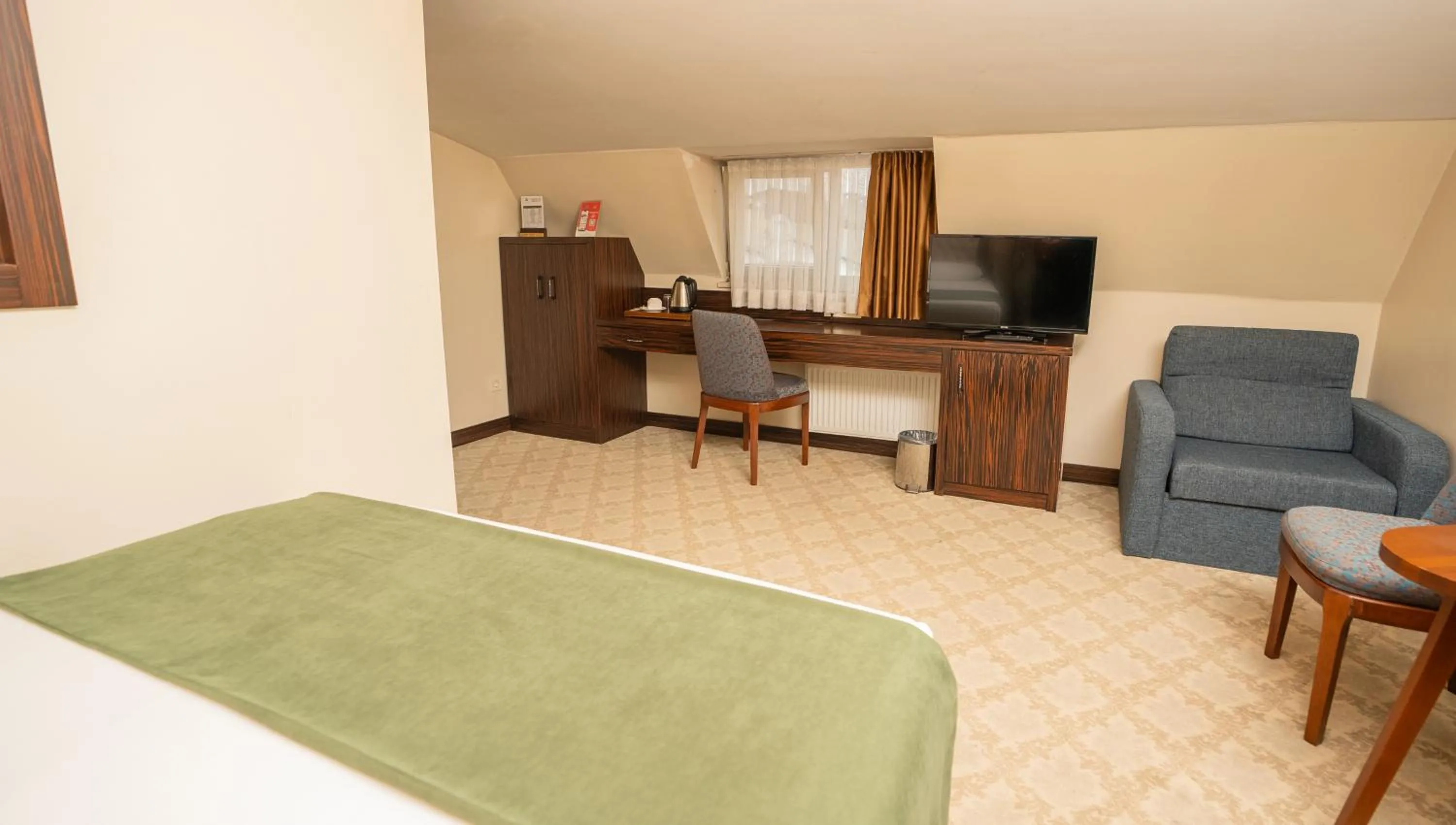 Photo of the whole room, Bed in Golden Siyav Hotel