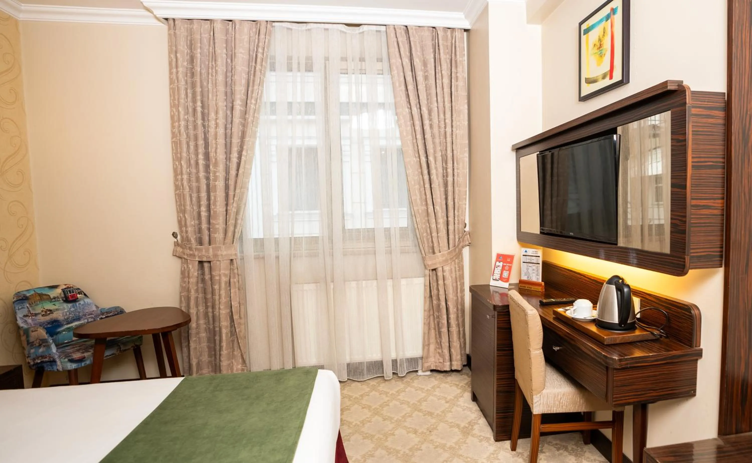 TV and multimedia, Bed in Golden Siyav Hotel