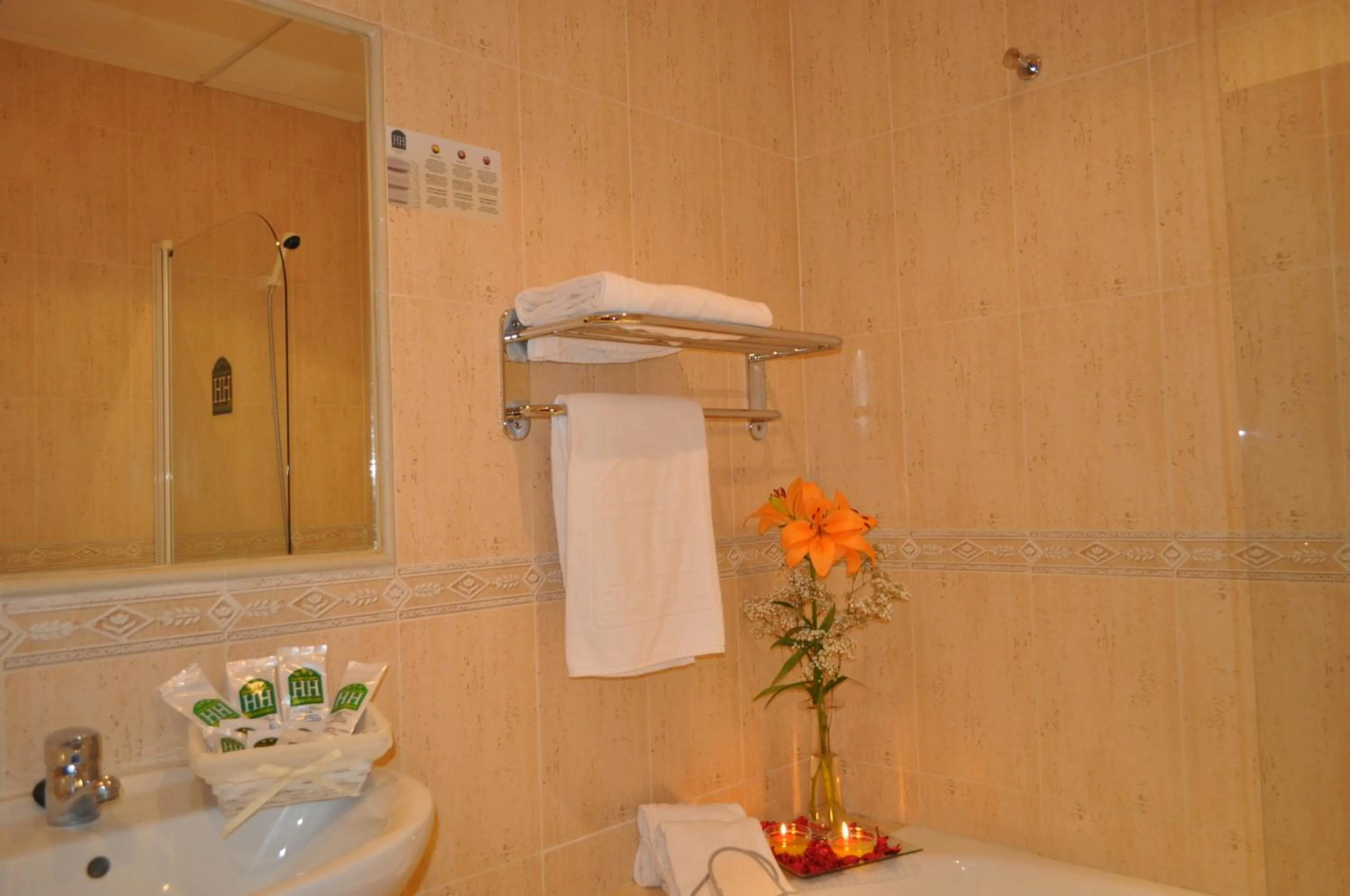 Bathroom in Hotel Heredero