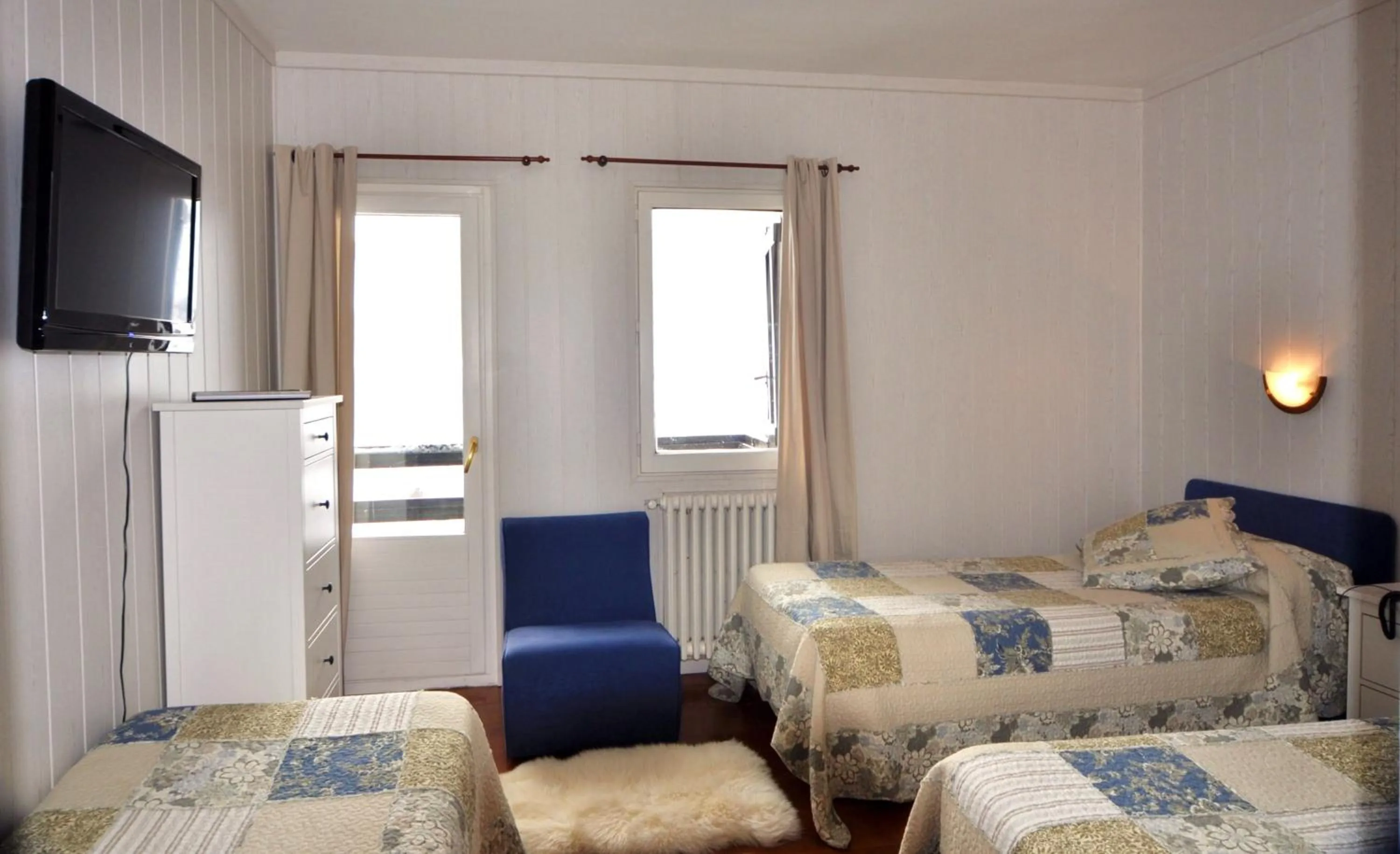 Photo of the whole room, Bed in Hotel Tirol