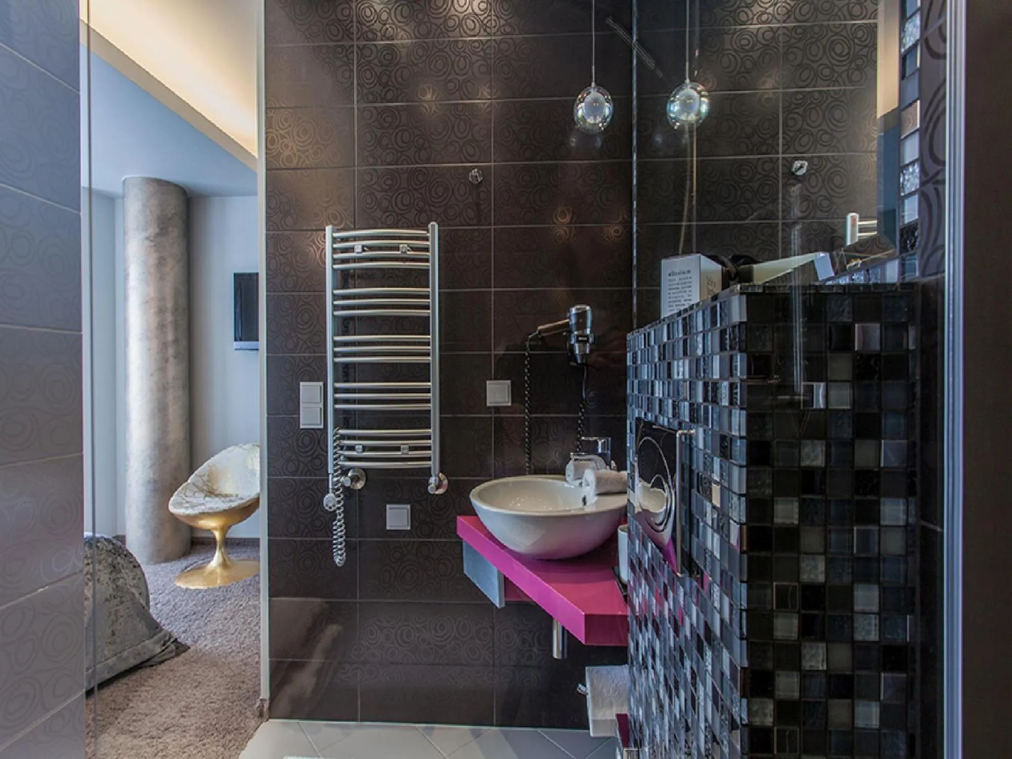 Shower in Soleil Boutique H