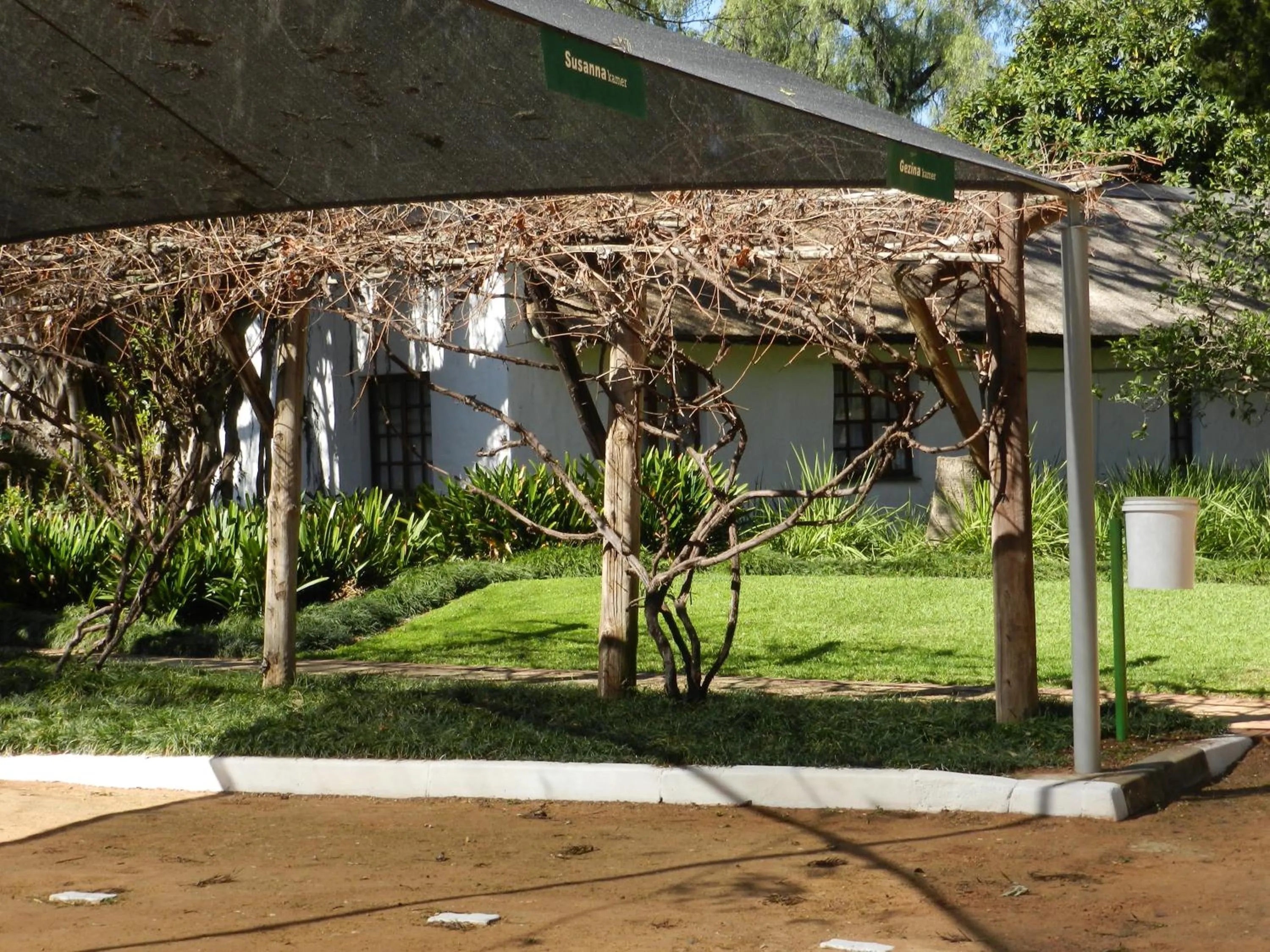 Parking in President Paul Kruger Guest Lodge