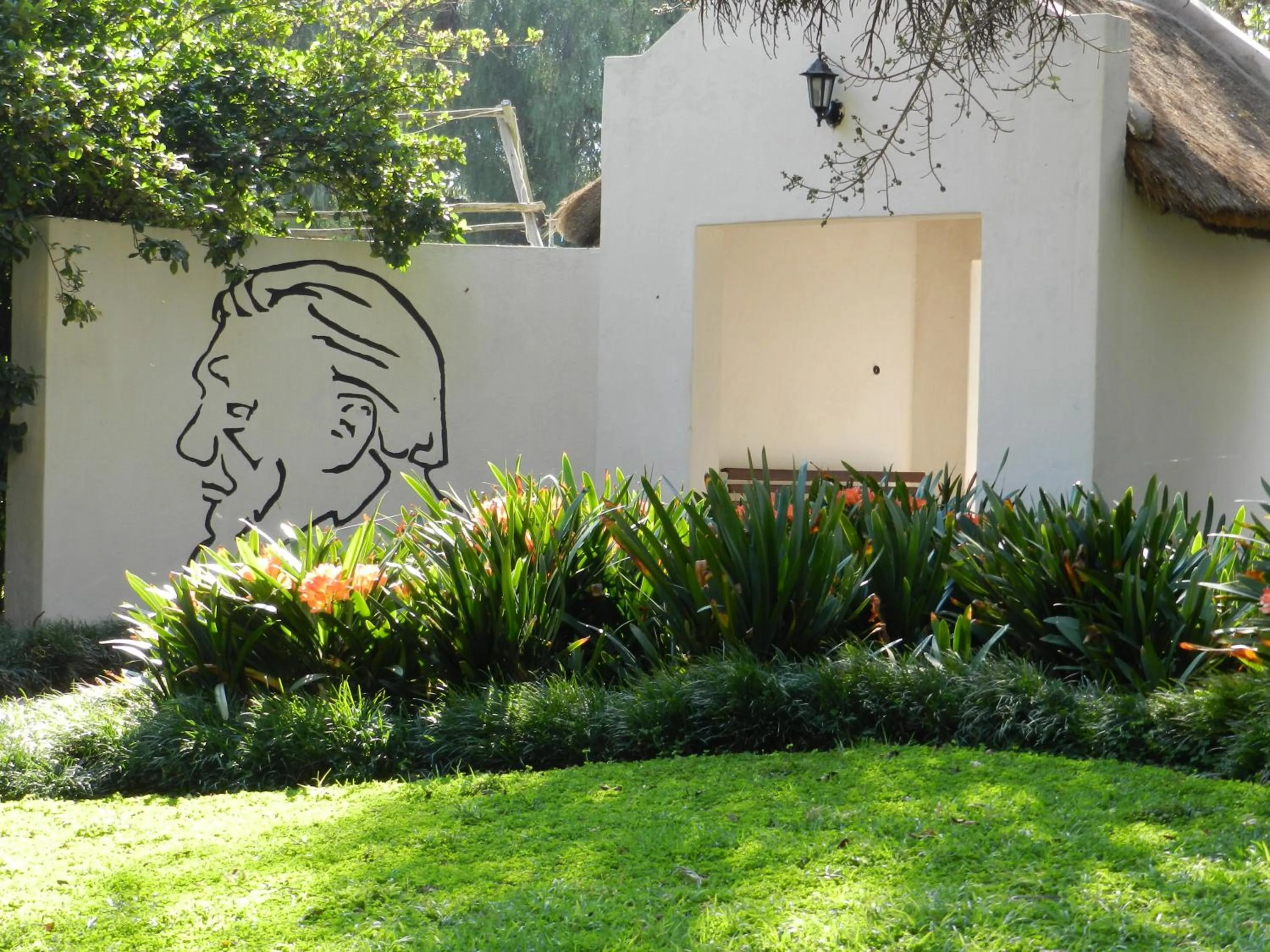 Parking in President Paul Kruger Guest Lodge
