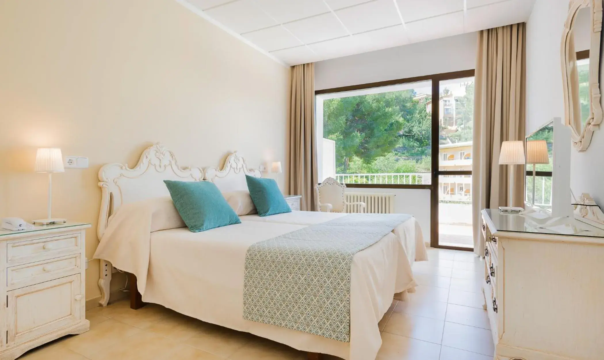 Bed in Hotel Gaya Bed in Hotel Gaya