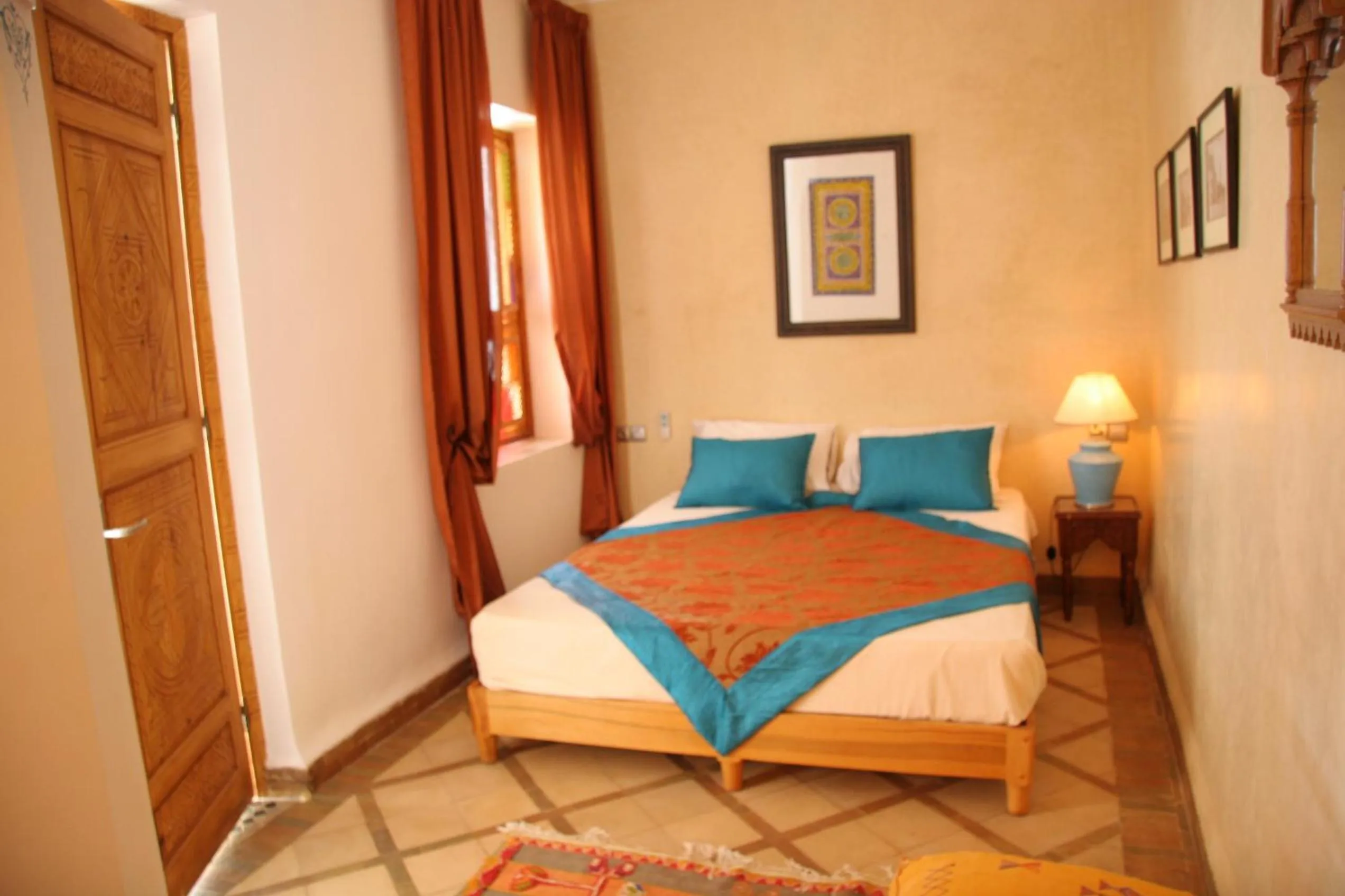 Photo of the whole room, Bed in Riad Kenzo