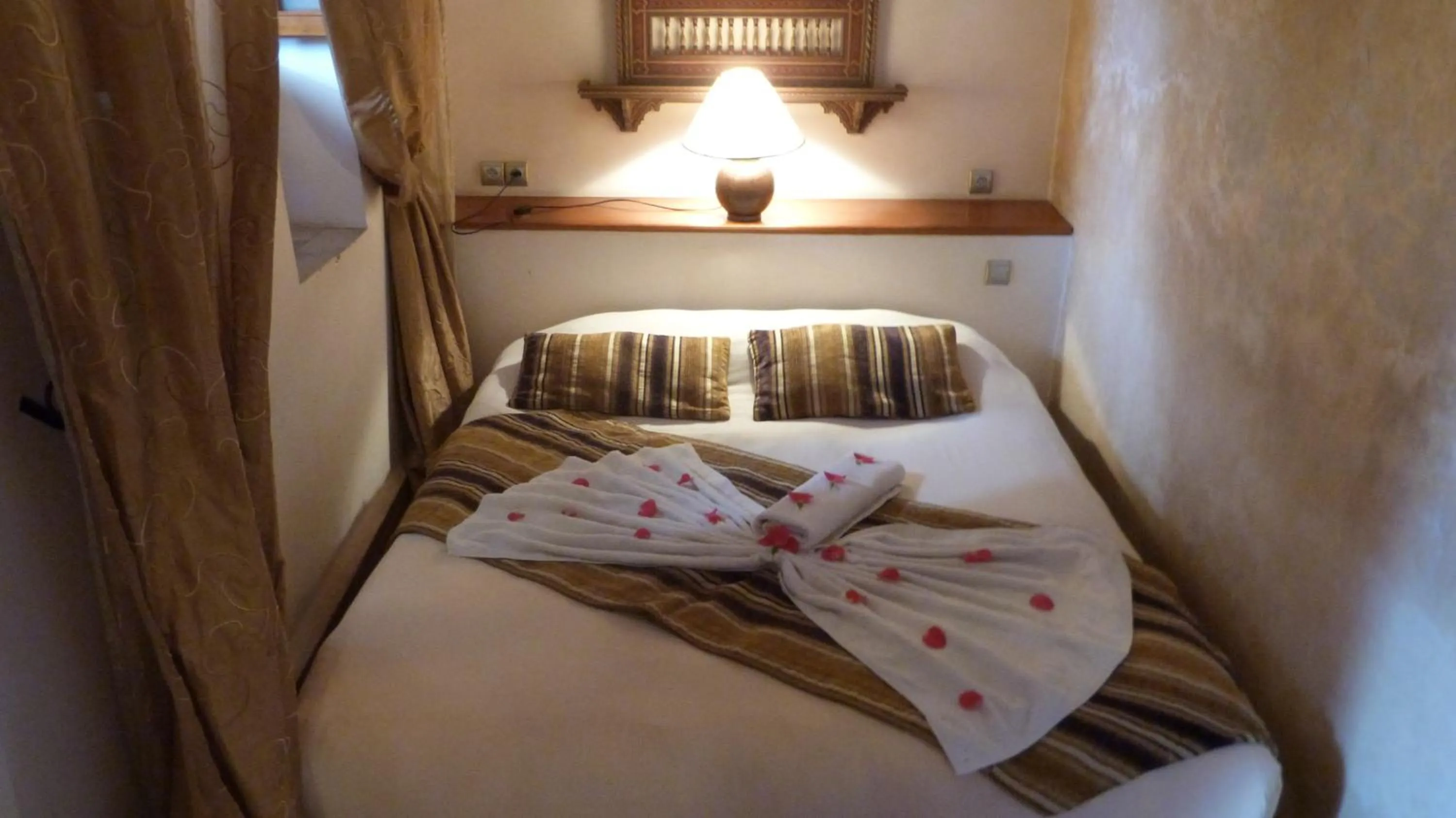 Bedroom, Bed in Riad Kenzo