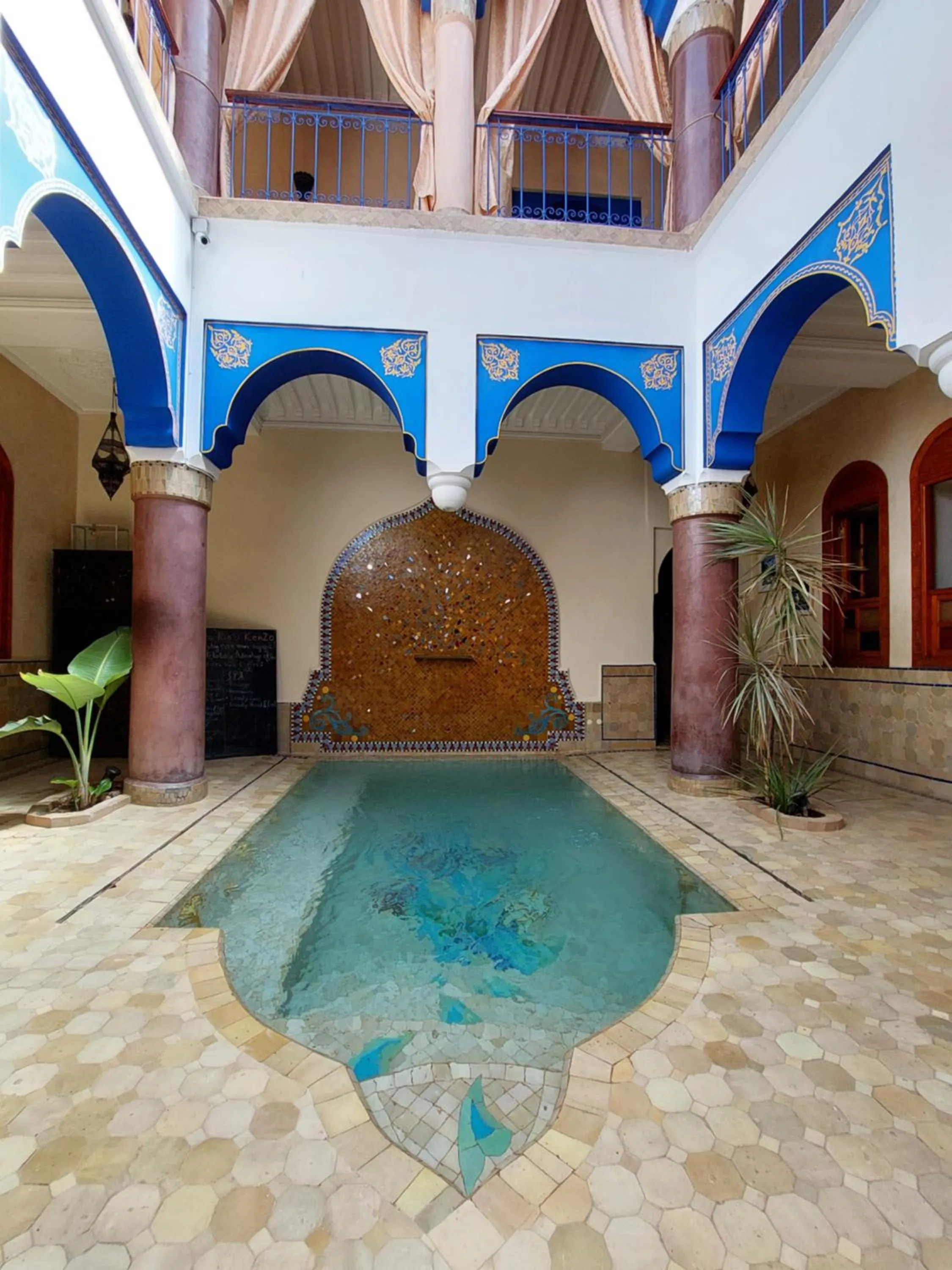 Swimming pool in Riad Kenzo