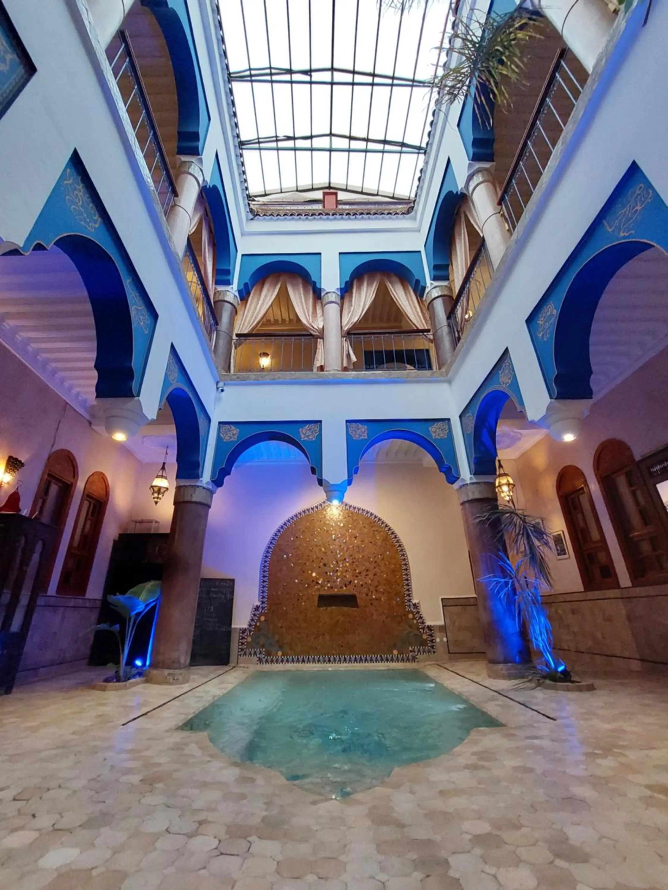 Swimming pool in Riad Kenzo