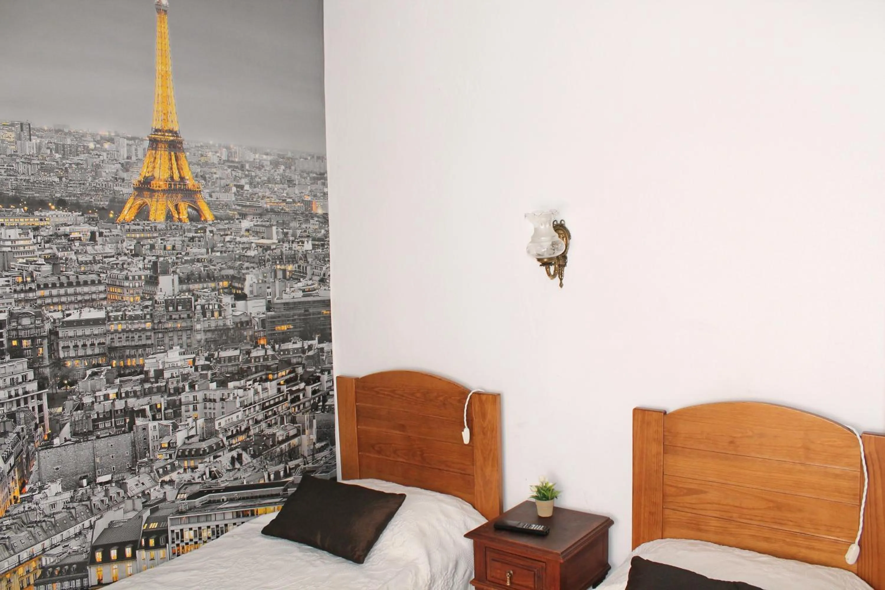 Bedroom, Bed in Pensão França