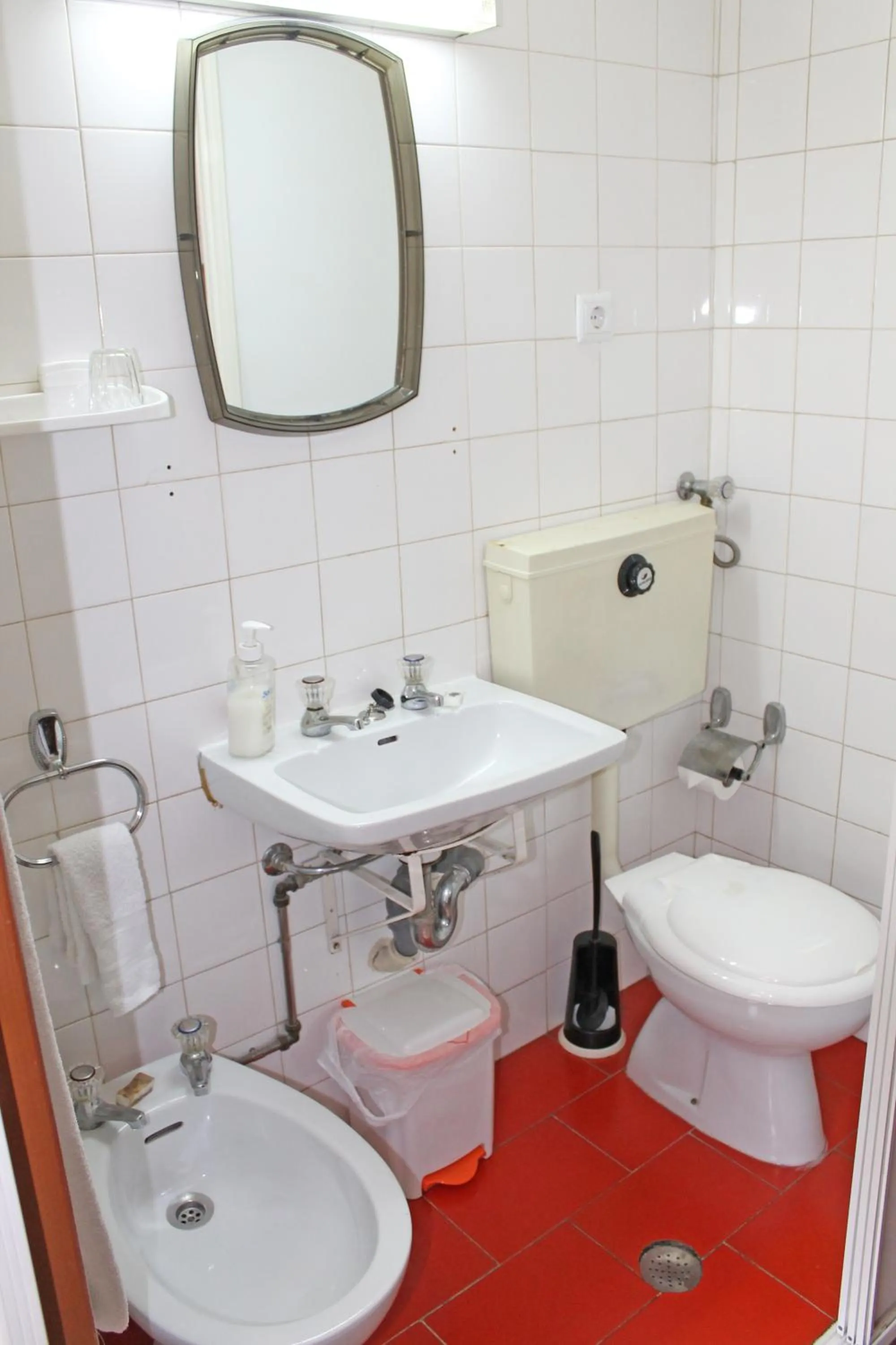 Bathroom in Pensão França