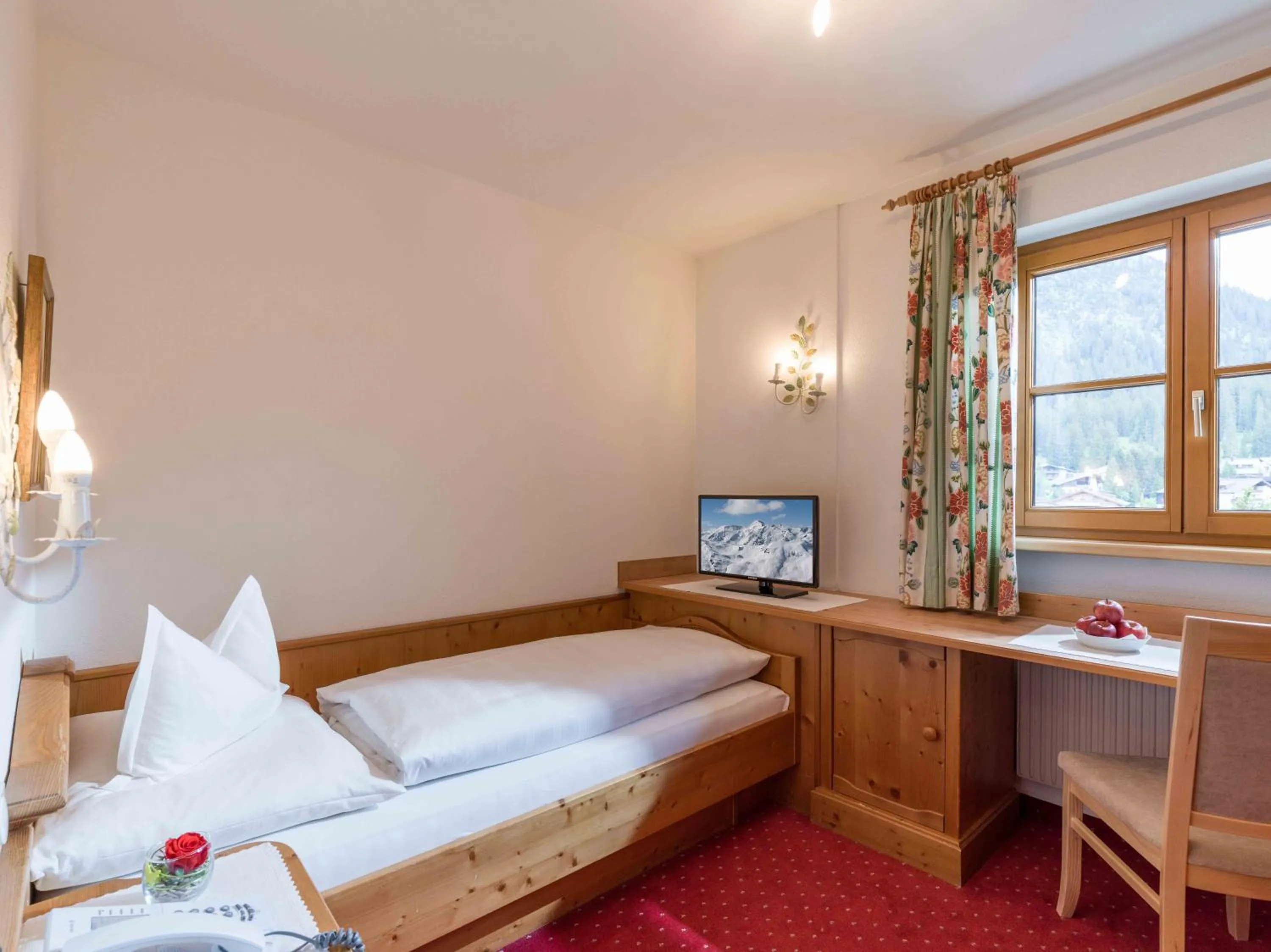 Photo of the whole room, Bed in Hotel Antonius