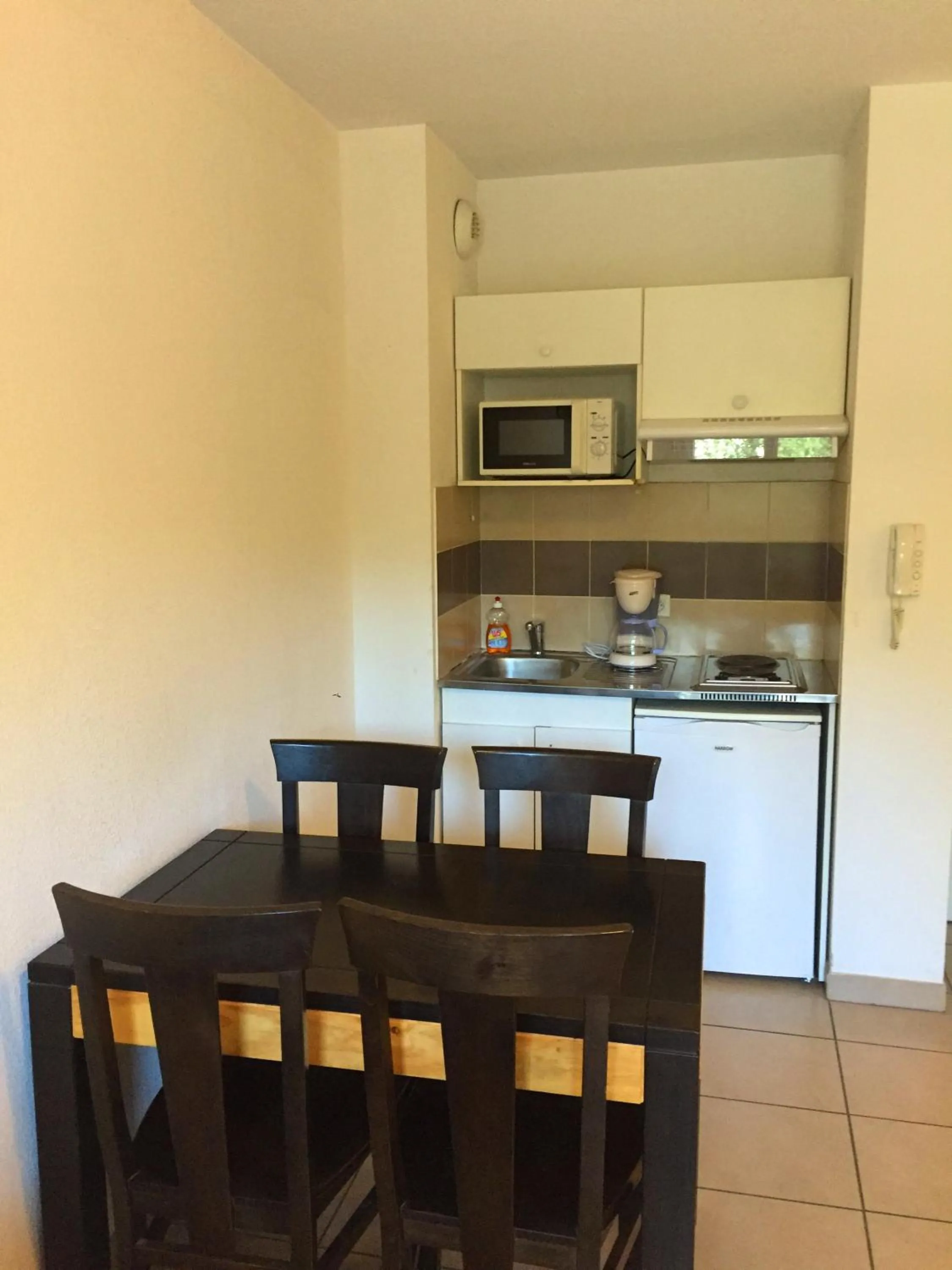 Kitchen or kitchenette in Résid'Artel Cadarache - ITER