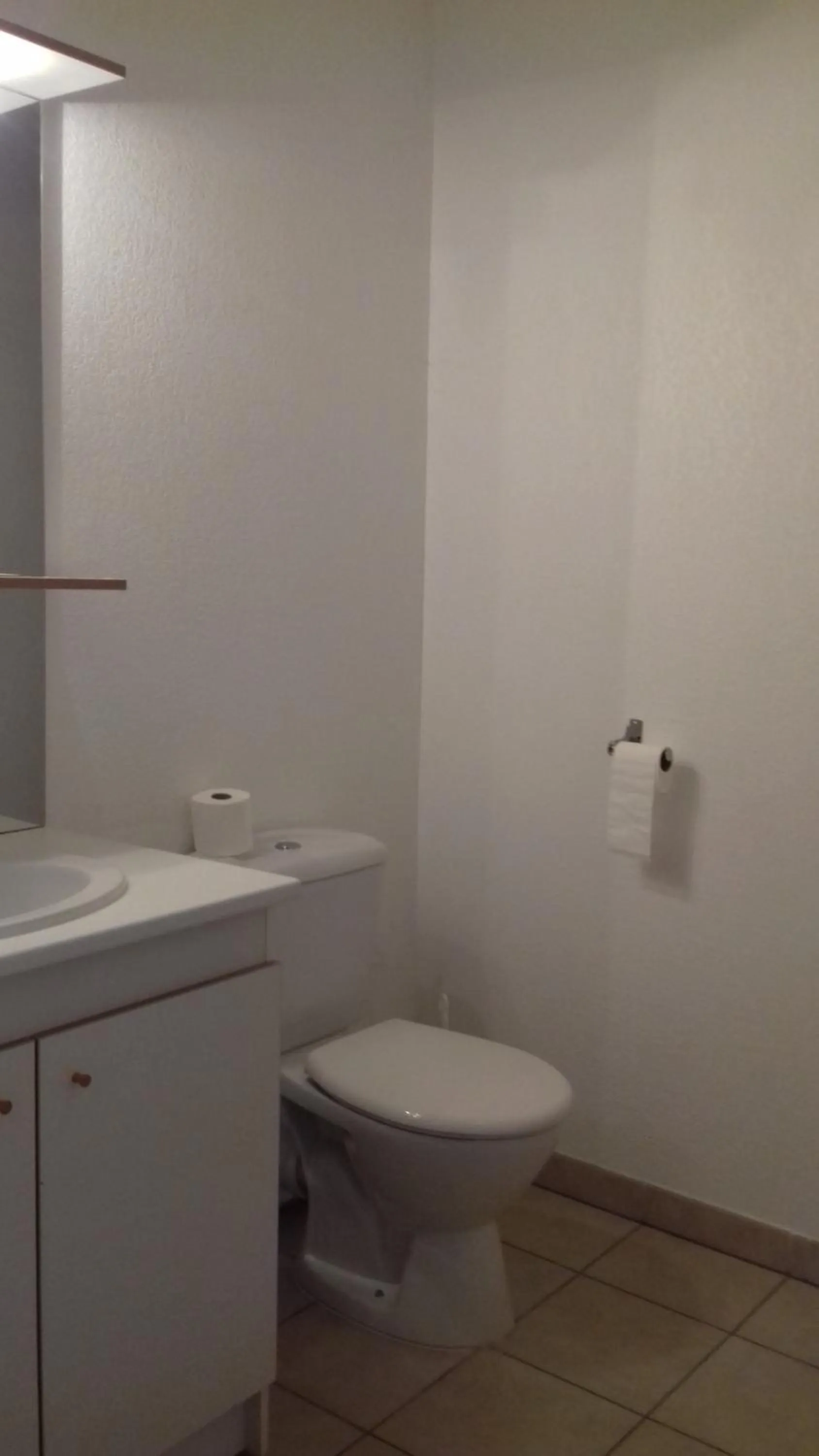 Toilet in Résid'Artel Cadarache - ITER