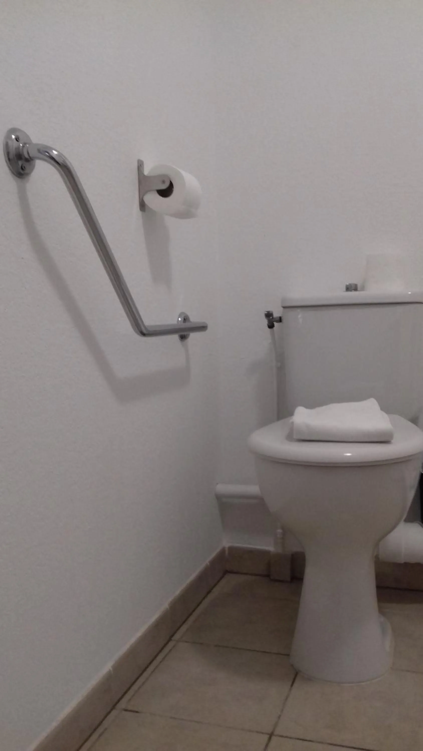 Toilet in Résid'Artel Cadarache - ITER